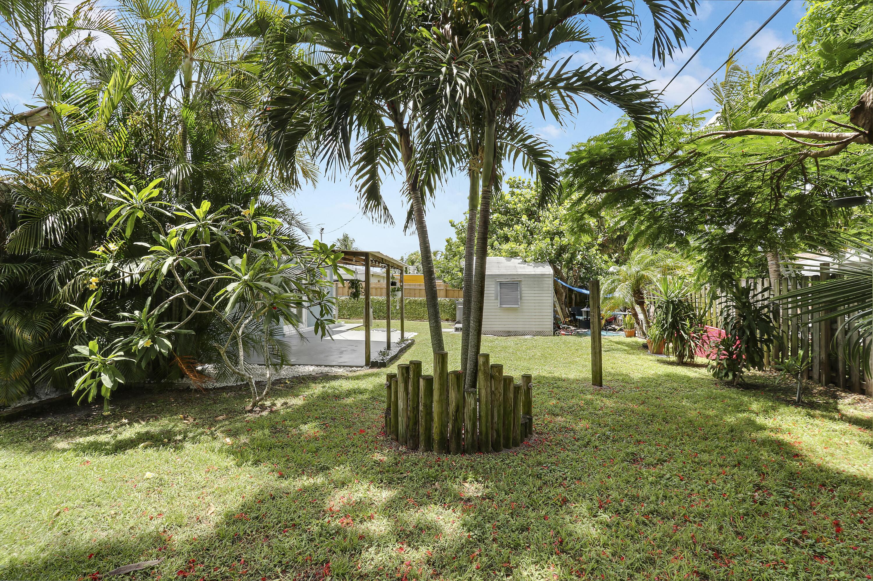 Palm Beach Square - Residential