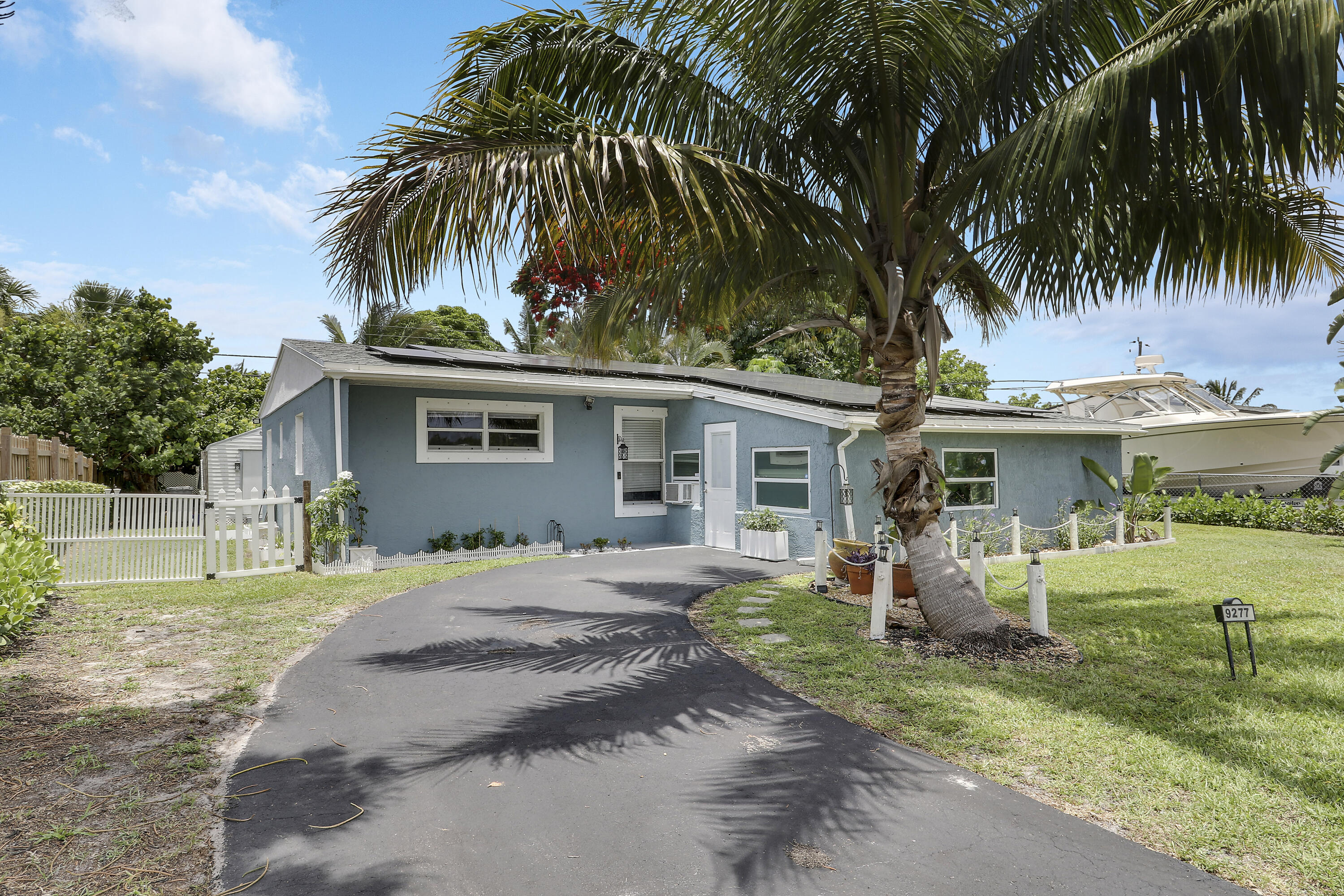 Palm Beach Square - Residential
