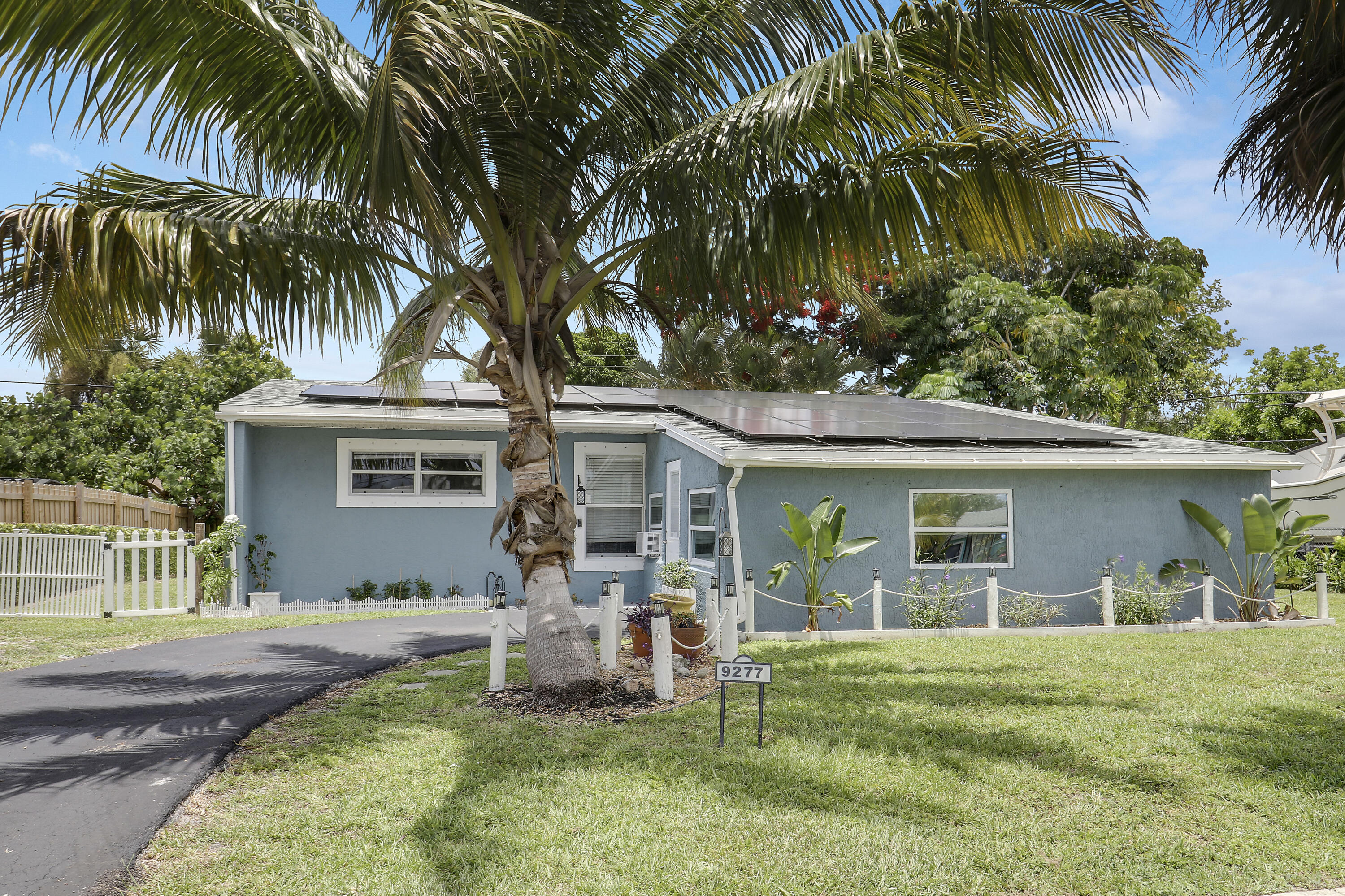Palm Beach Square - Residential