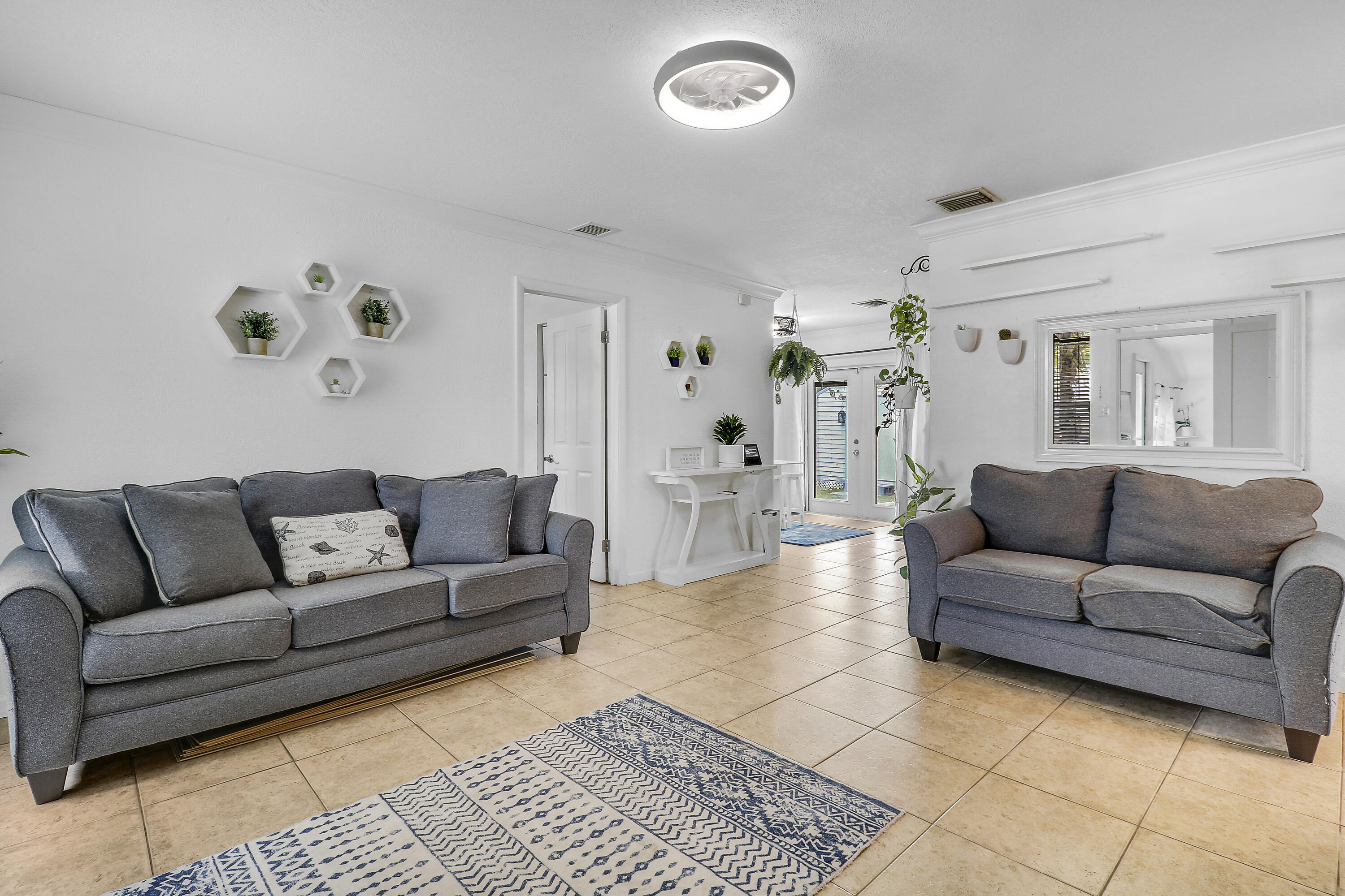 Palm Beach Square - Residential