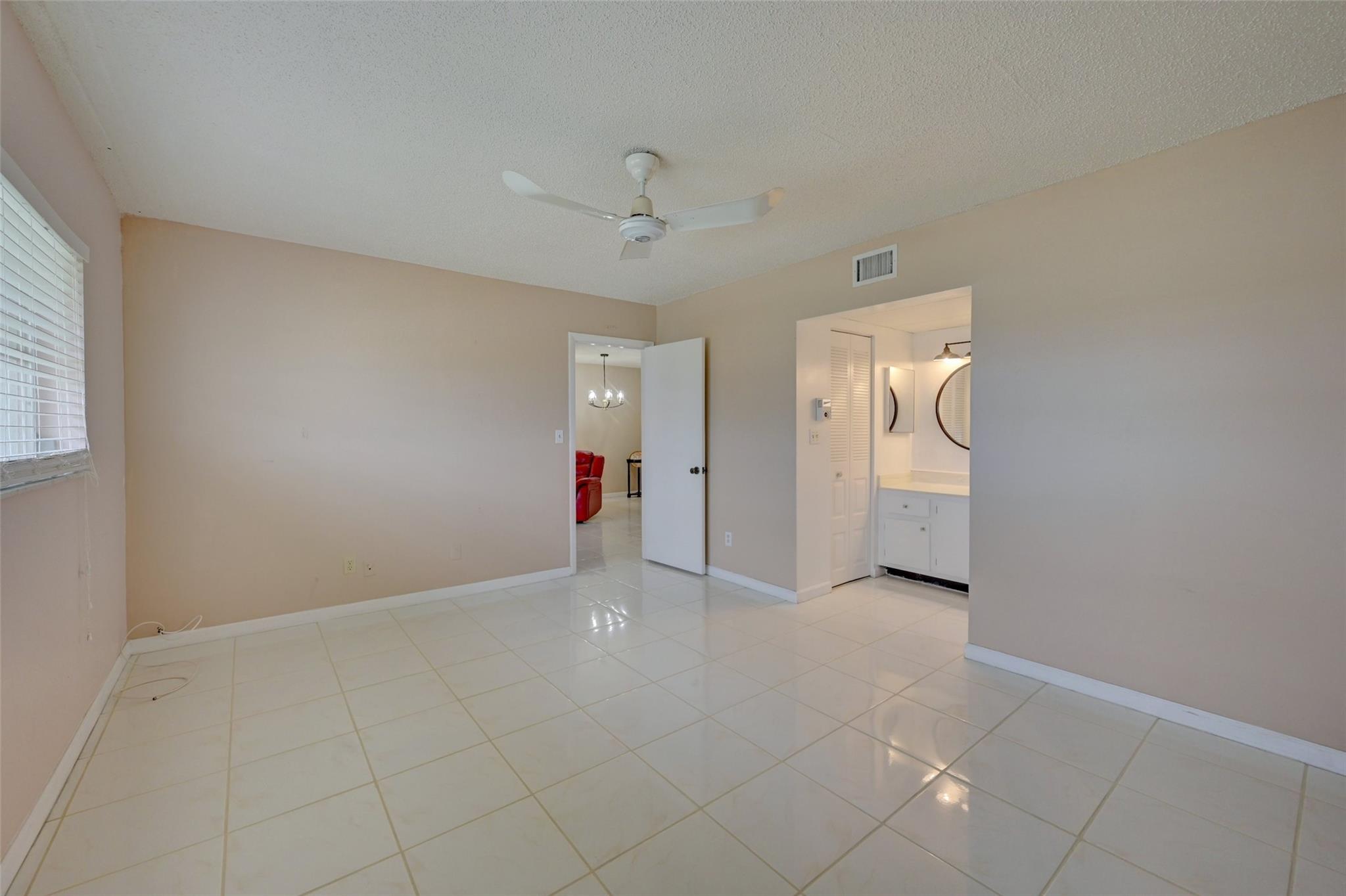 Oriole Golf & Tennis Club - Residential