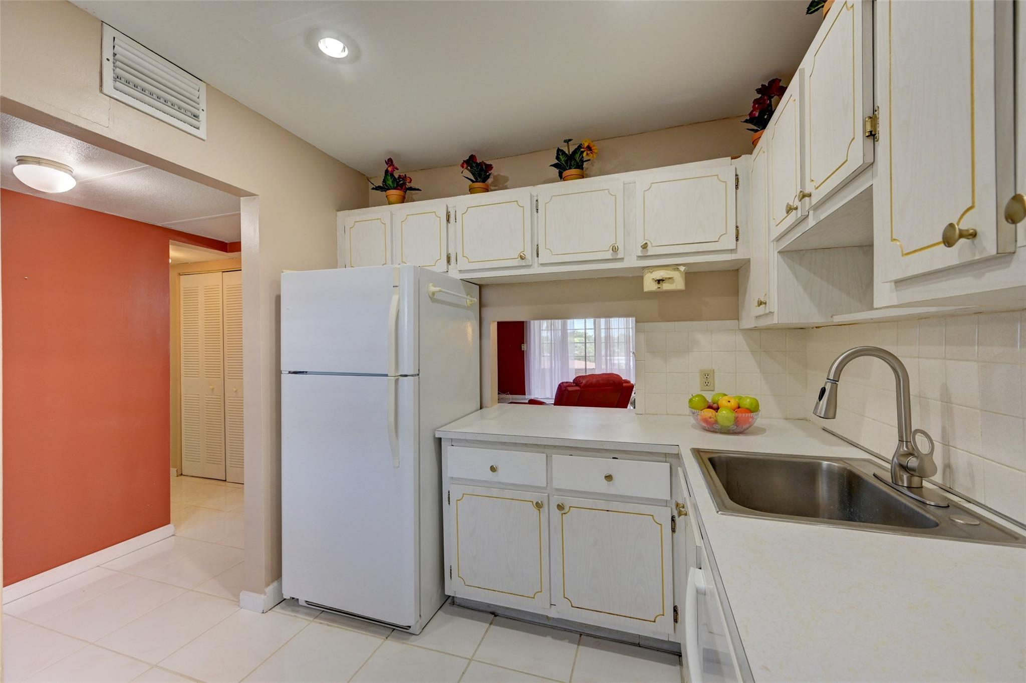 Oriole Golf & Tennis Club - Residential