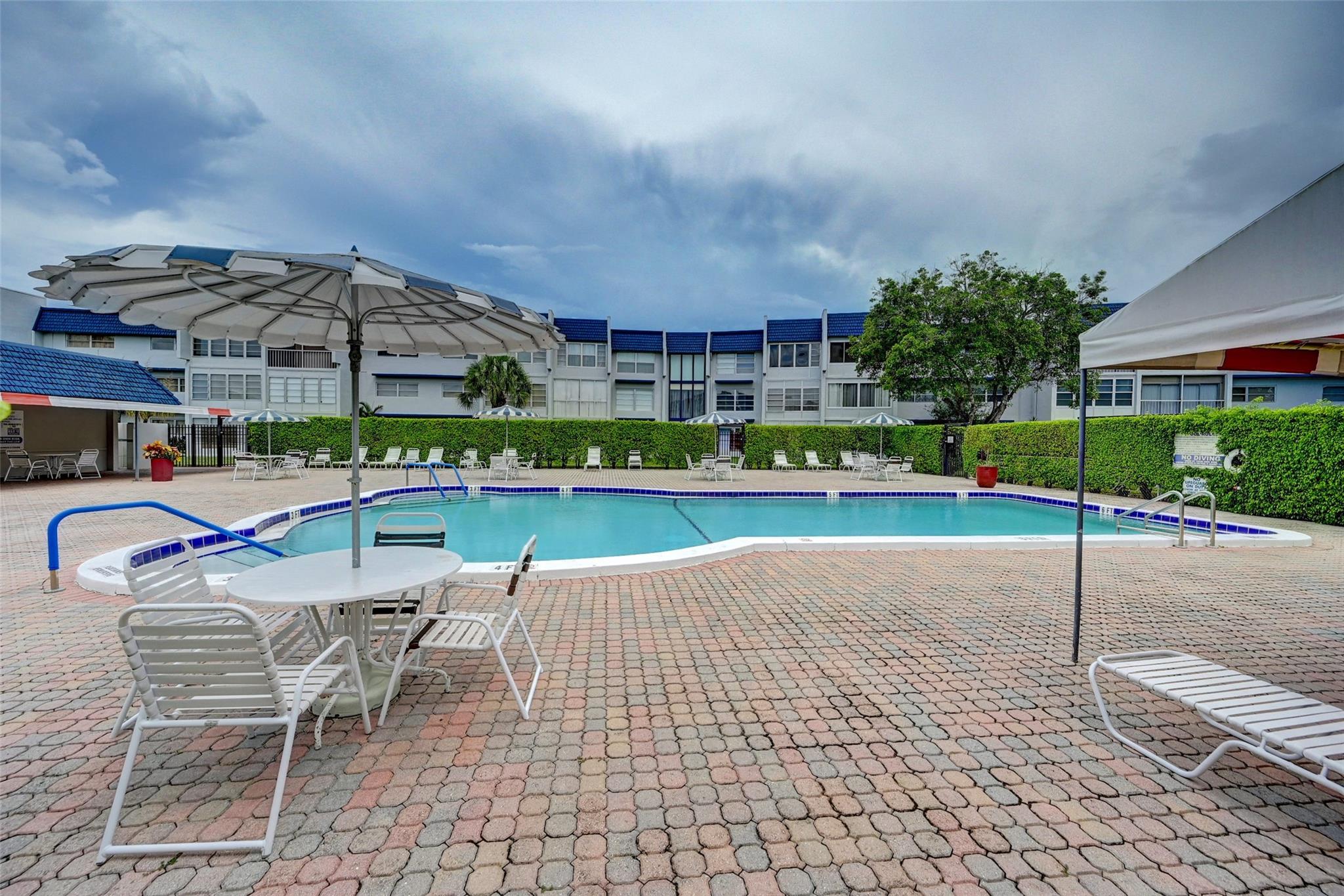Oriole Golf & Tennis Club - Residential