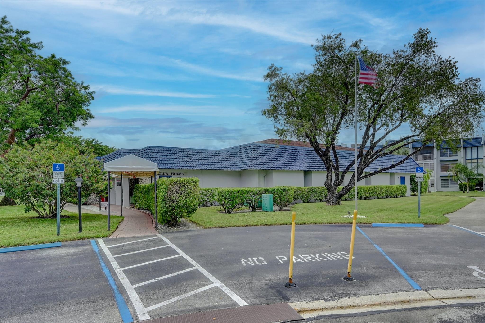 Oriole Golf & Tennis Club - Residential