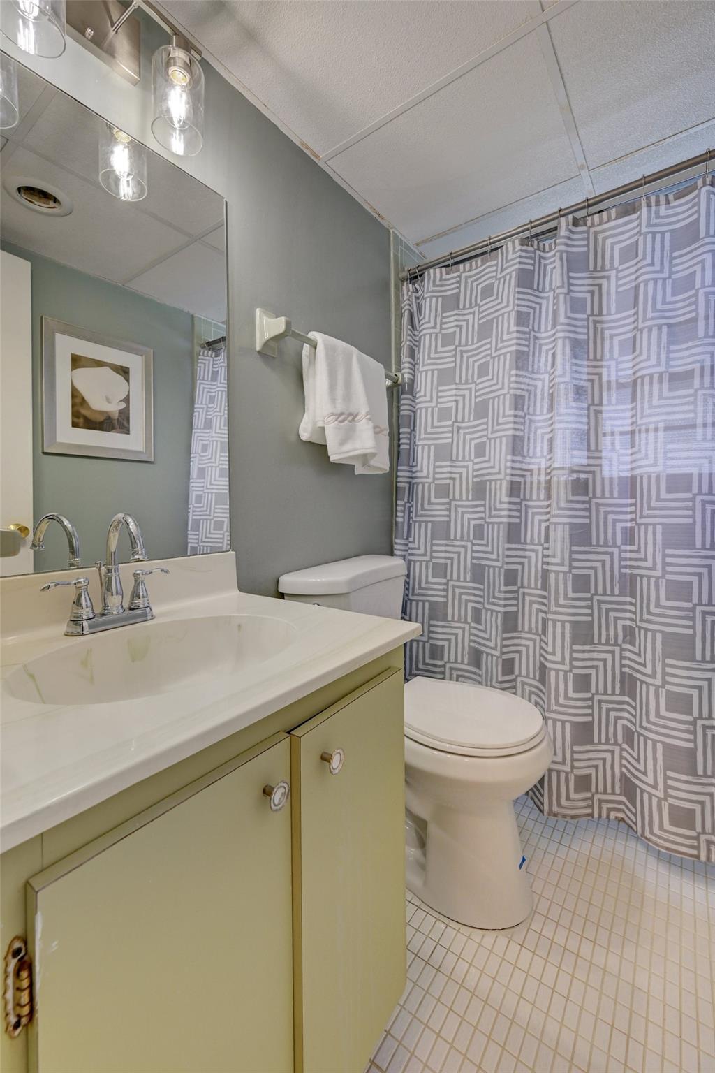 Oriole Golf & Tennis Club - Residential
