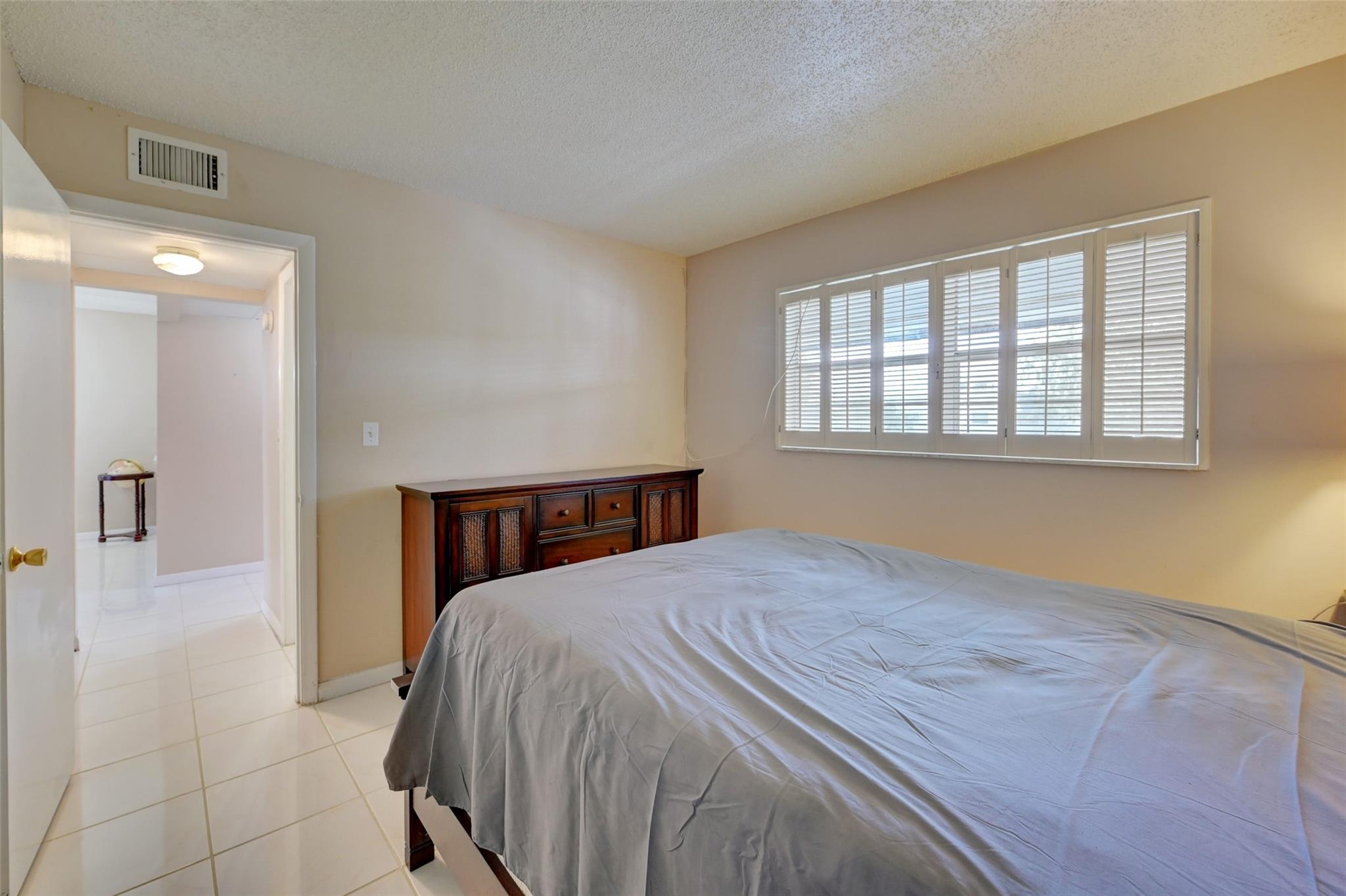 Oriole Golf & Tennis Club - Residential