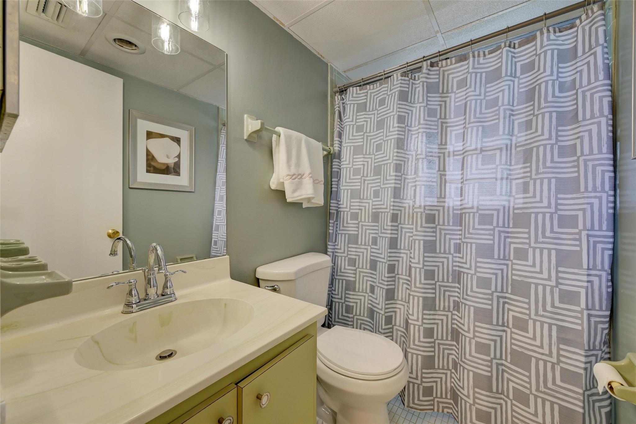 Oriole Golf & Tennis Club - Residential