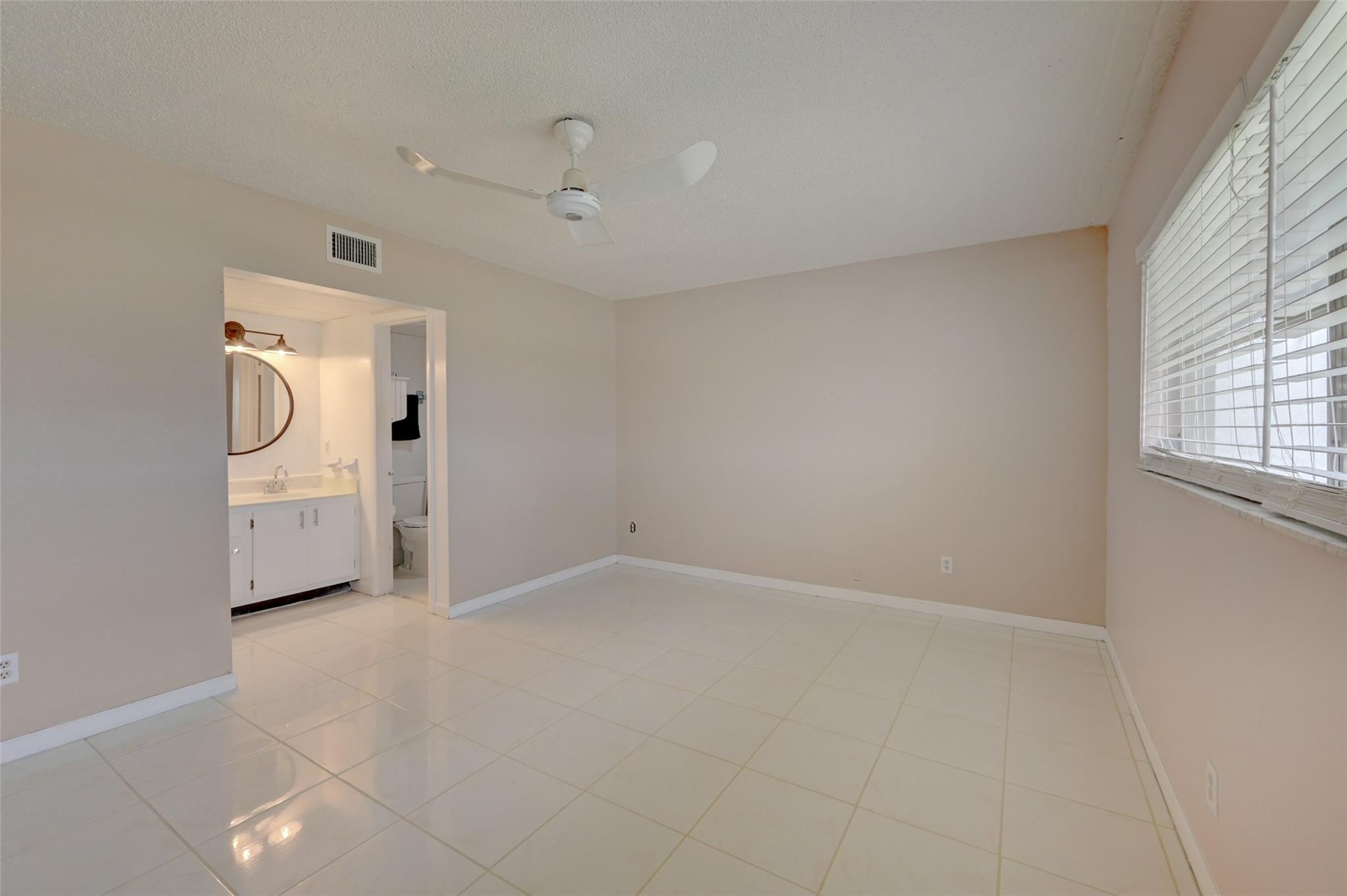 Oriole Golf & Tennis Club - Residential