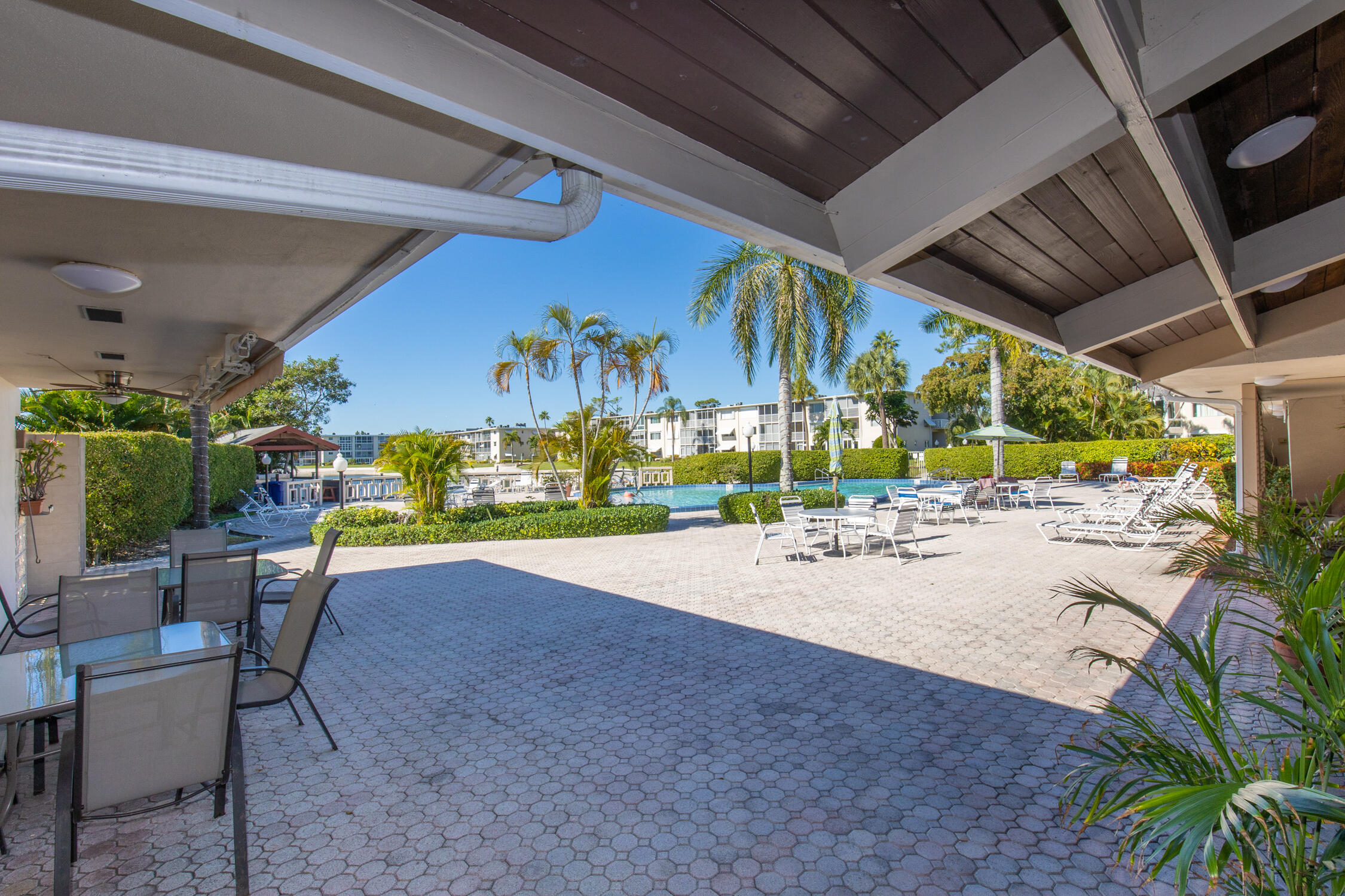 LAKE CLARKE GARDENS CONDO 16 - Residential