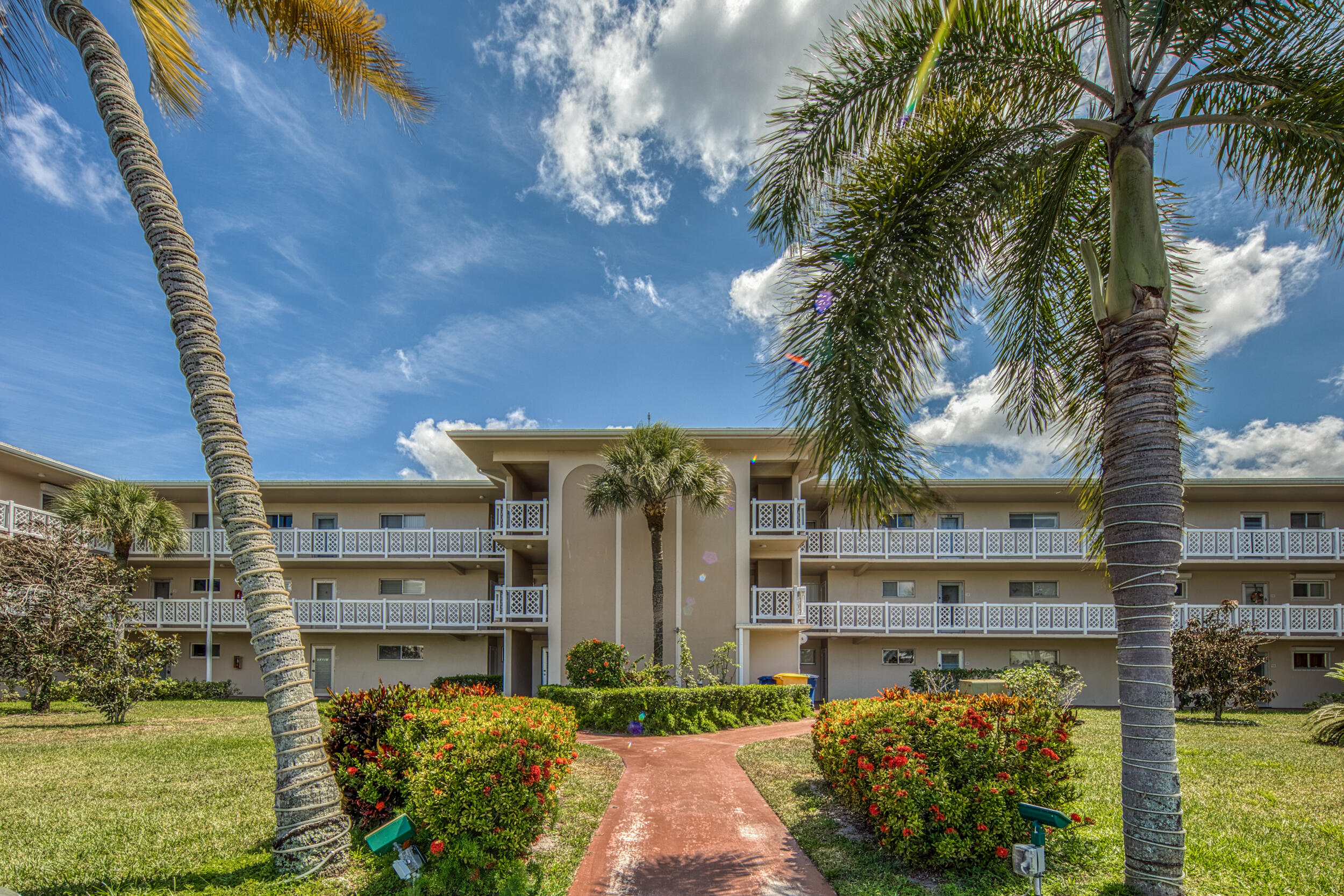 LAKE CLARKE GARDENS CONDO 16 - Residential