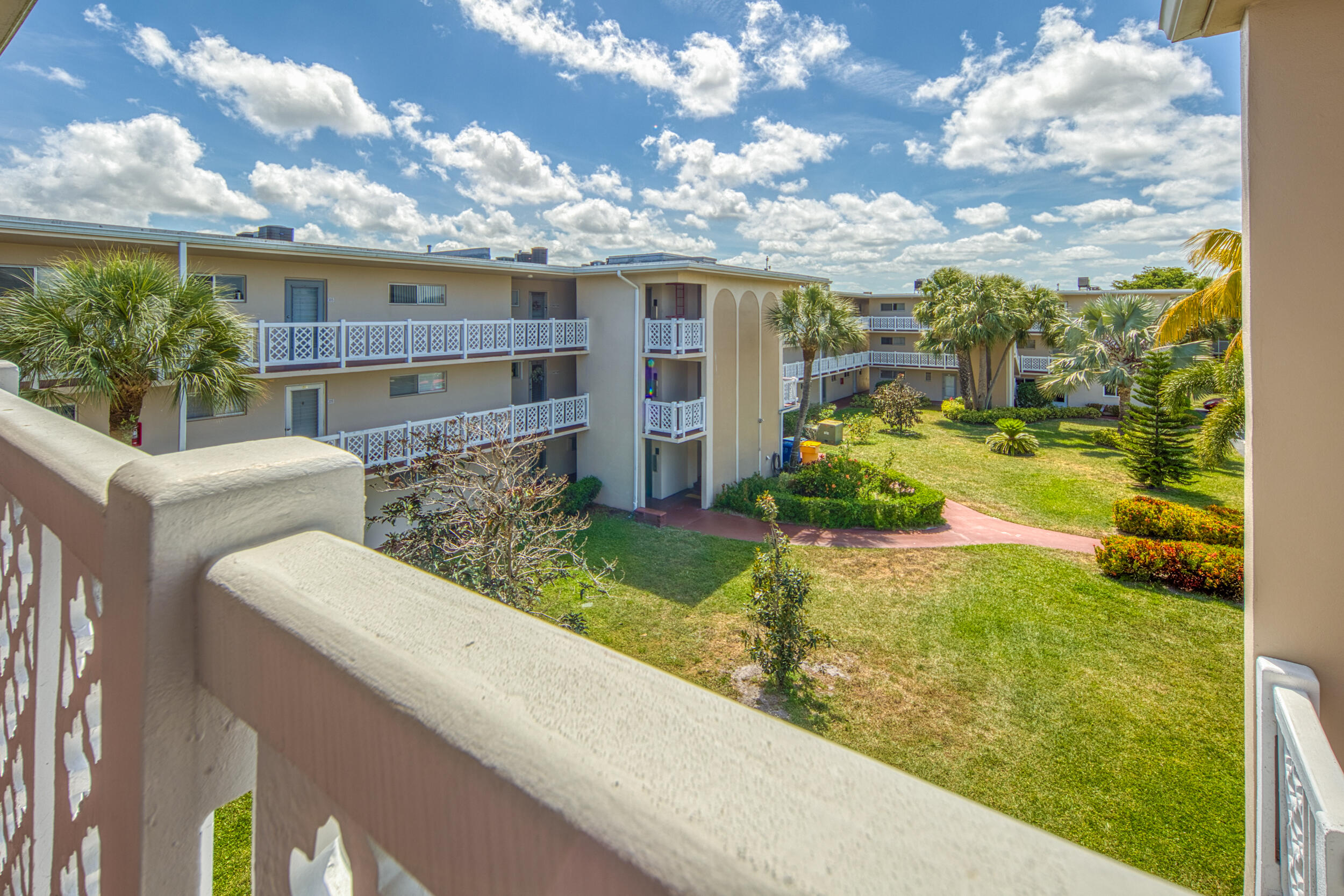 LAKE CLARKE GARDENS CONDO 16 - Residential