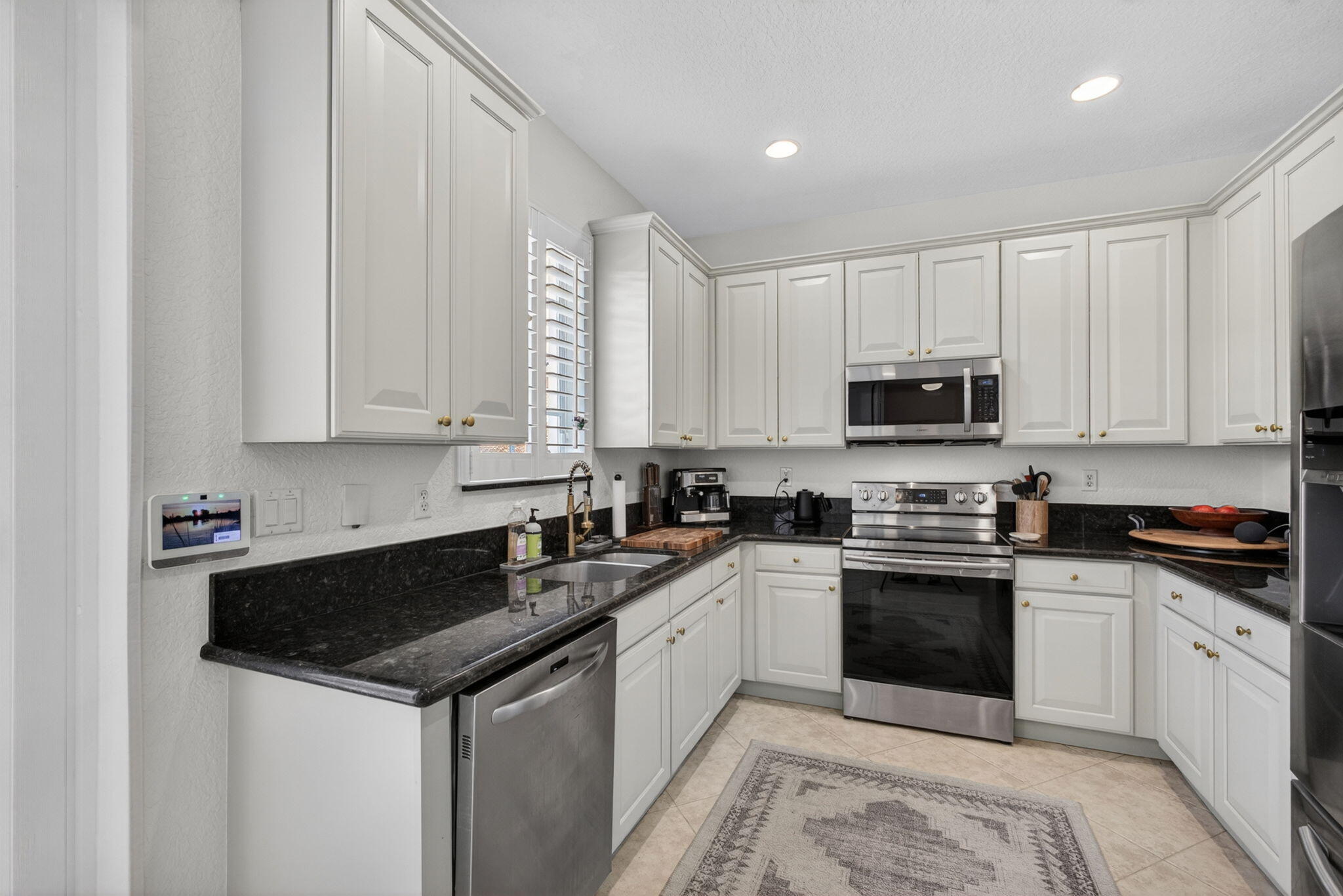 CANTERBURY PLACE - Residential