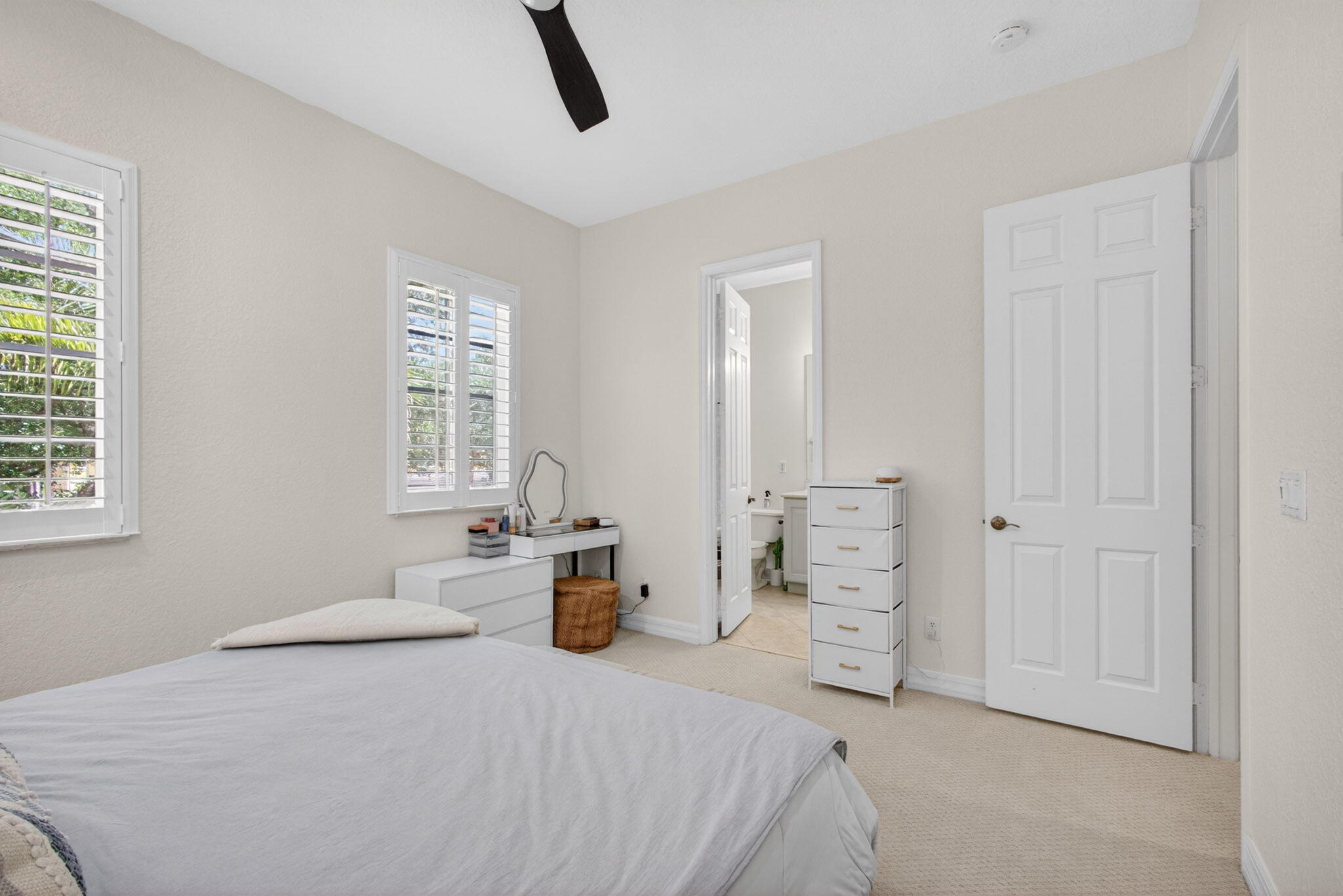 CANTERBURY PLACE - Residential