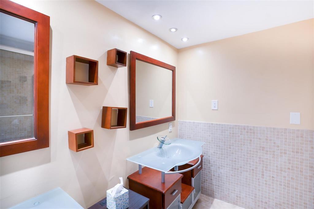NO 22 PALM-AIRE COUNTRY CLUB - Residential Lease