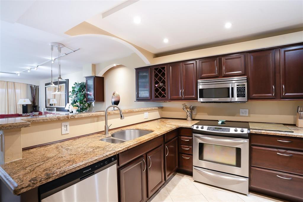 NO 22 PALM-AIRE COUNTRY CLUB - Residential Lease