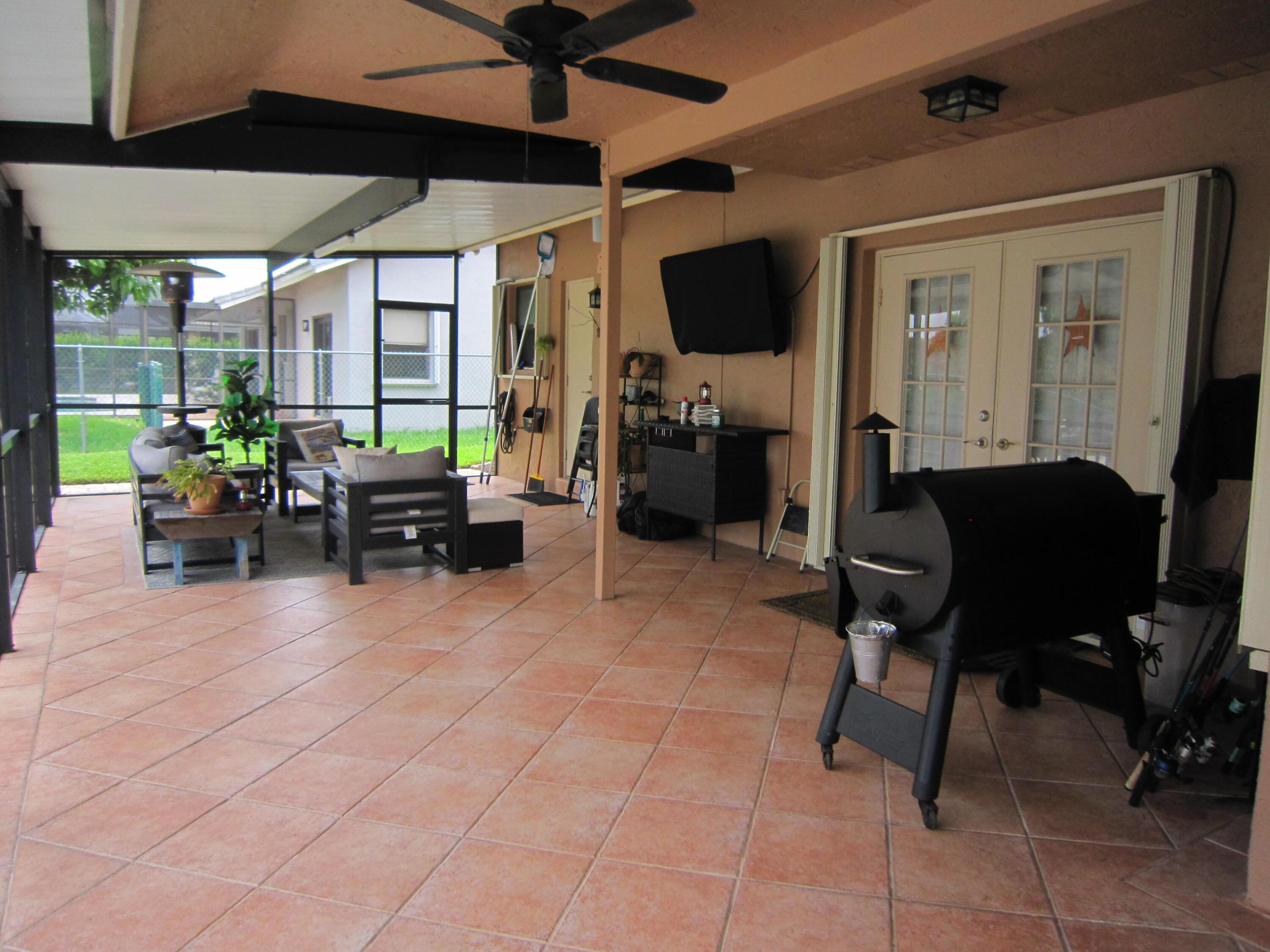 HAWKES BLUFF - Residential