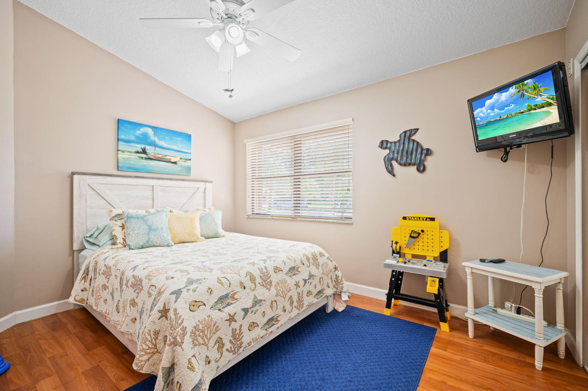 HAWKES BLUFF - Residential