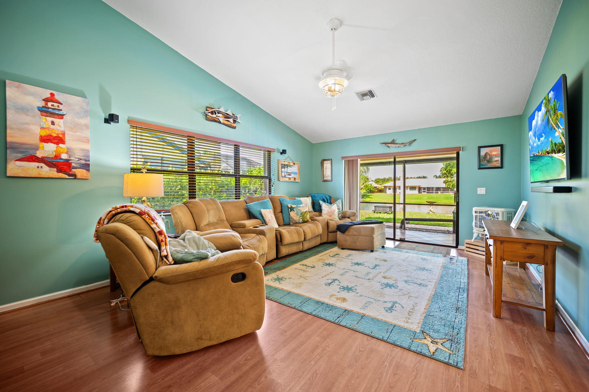 HAWKES BLUFF - Residential