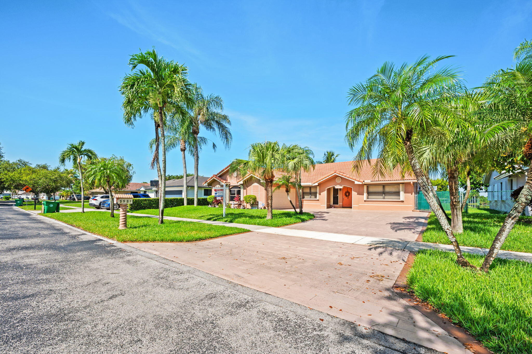 HAWKES BLUFF - Residential