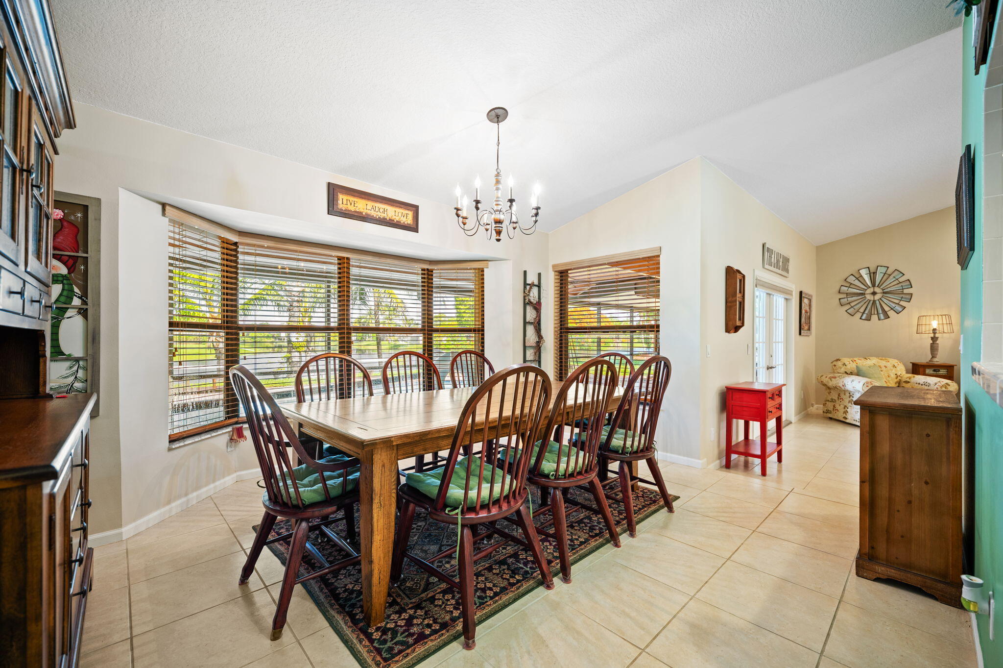 HAWKES BLUFF - Residential