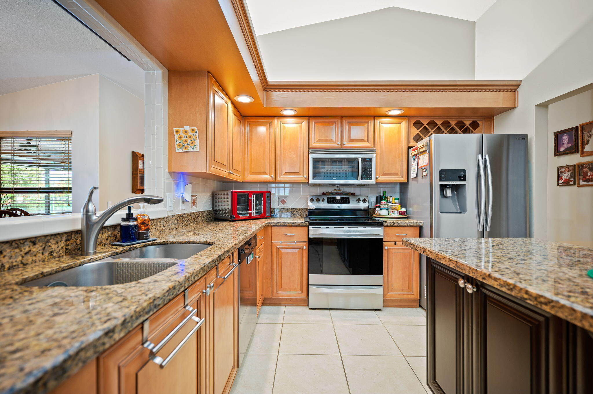 HAWKES BLUFF - Residential