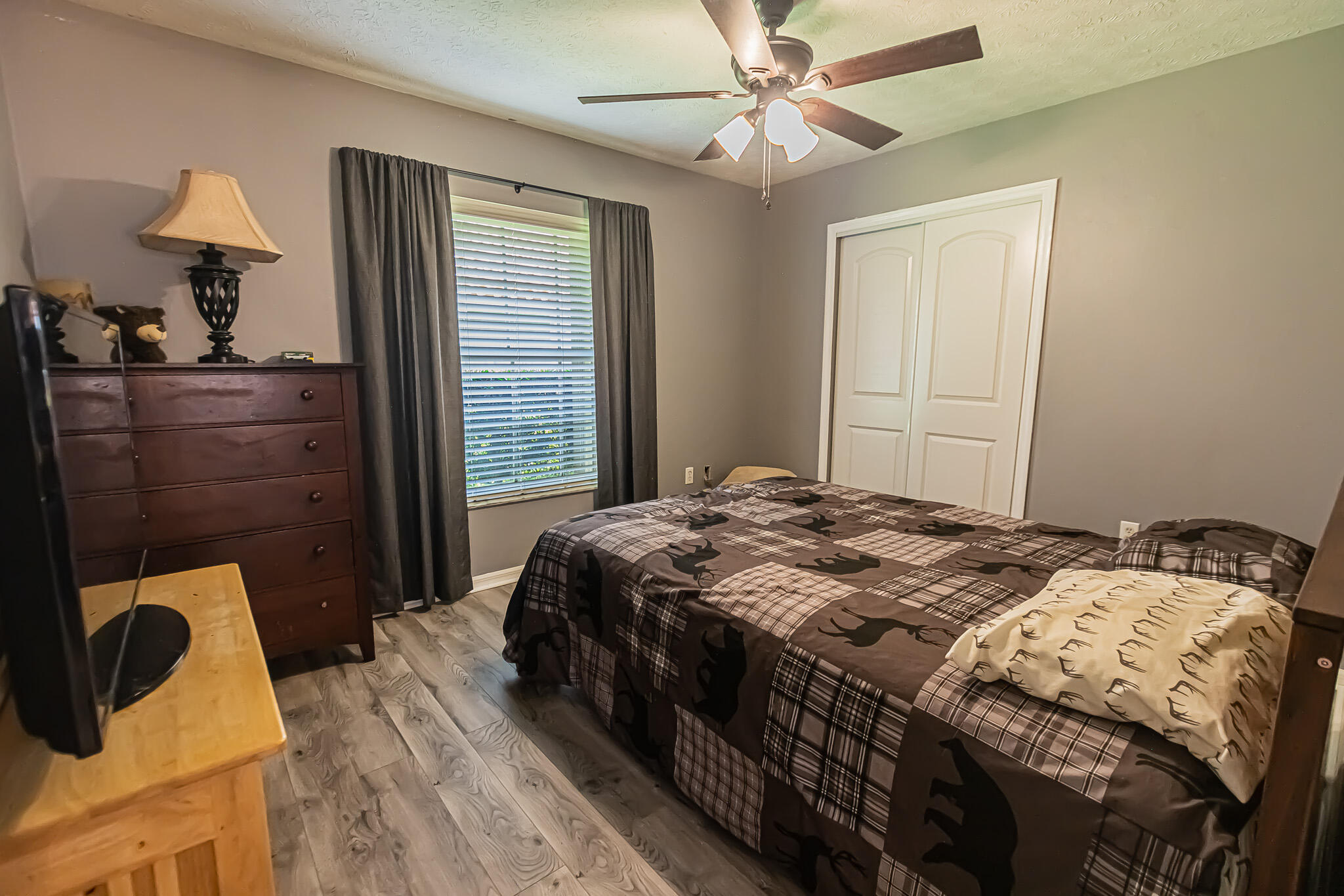 COUNTRY CLUB ESTATES - Residential