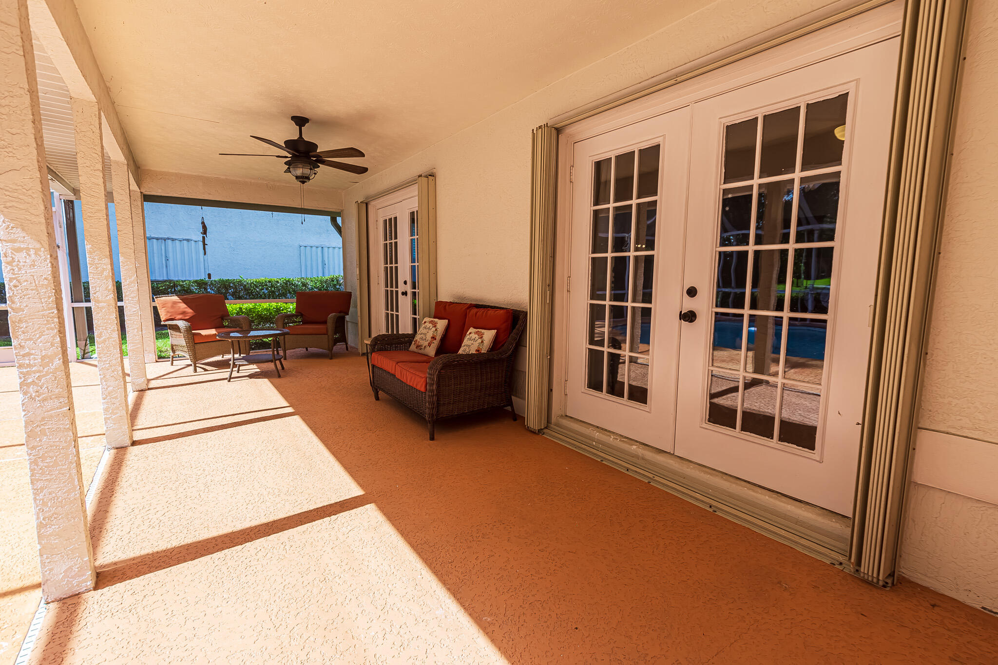 COUNTRY CLUB ESTATES - Residential