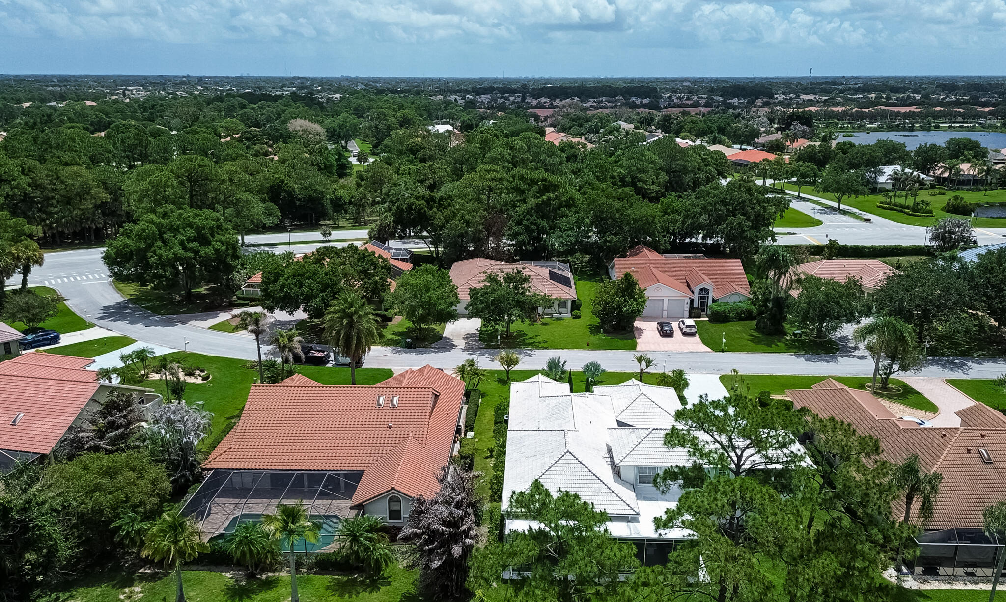 COUNTRY CLUB ESTATES - Residential