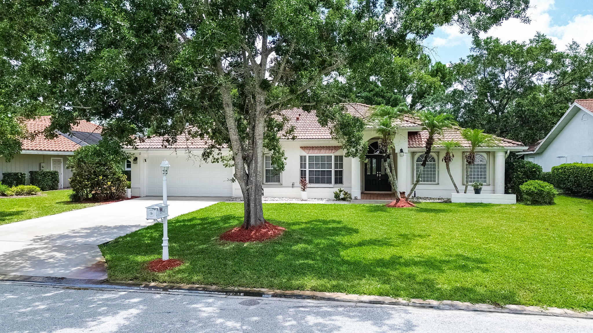 COUNTRY CLUB ESTATES - Residential