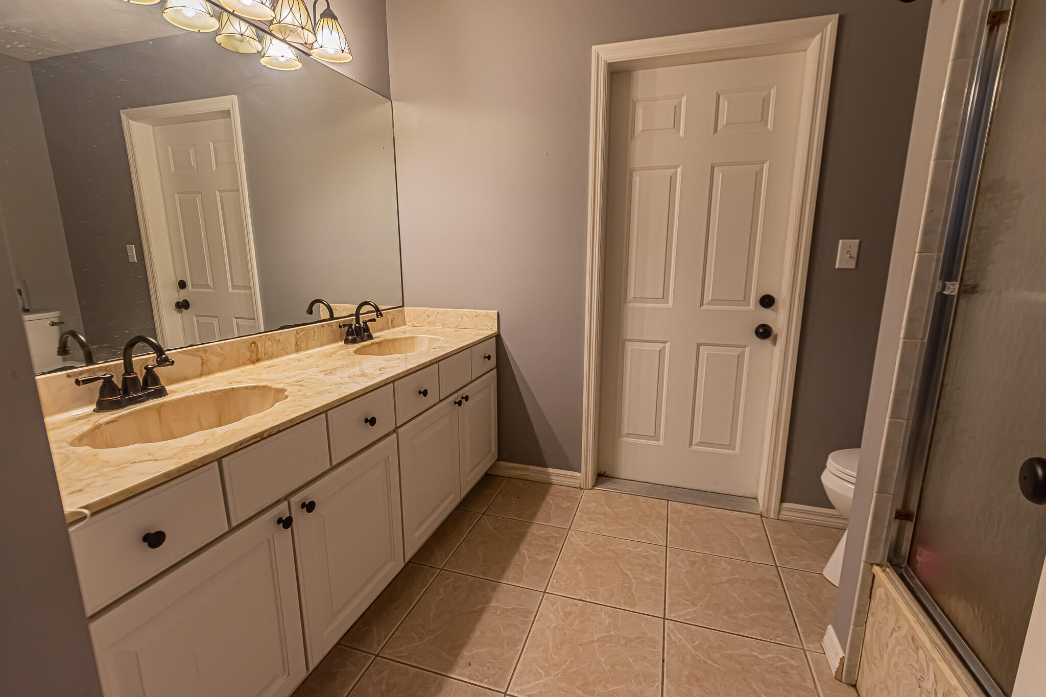 COUNTRY CLUB ESTATES - Residential