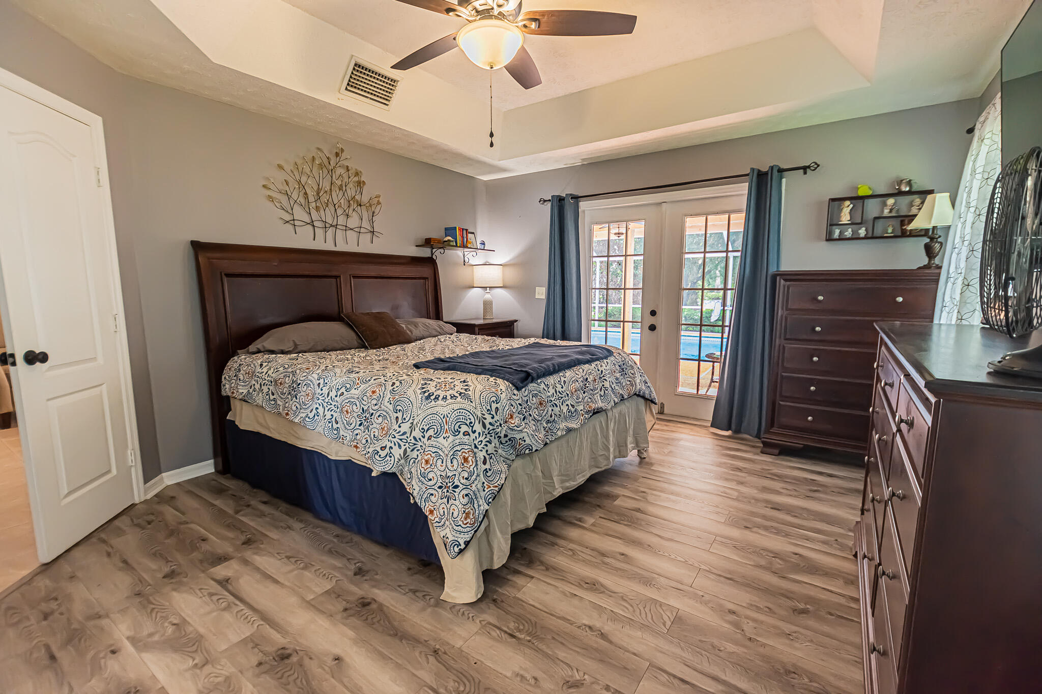 COUNTRY CLUB ESTATES - Residential