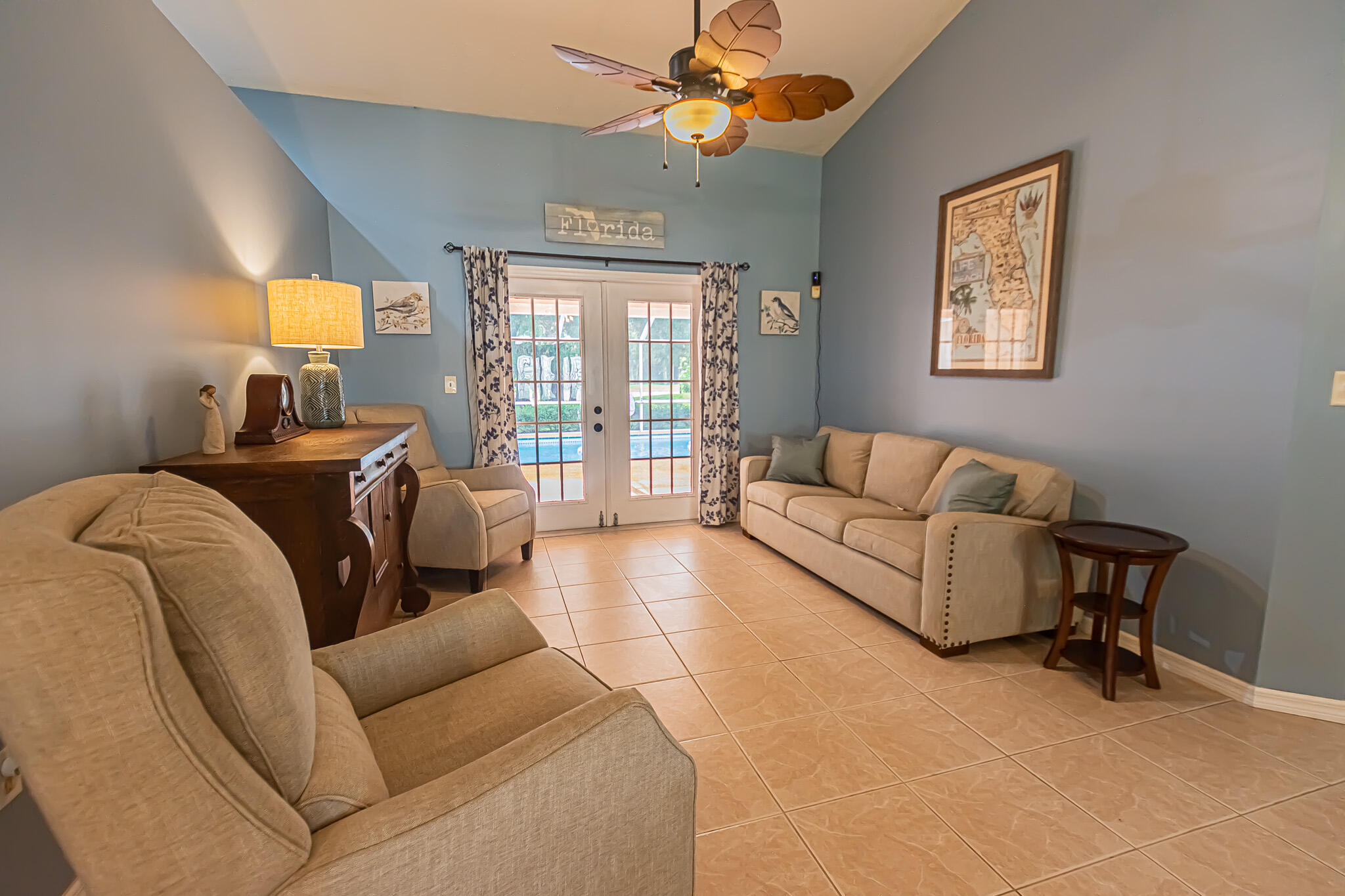 COUNTRY CLUB ESTATES - Residential