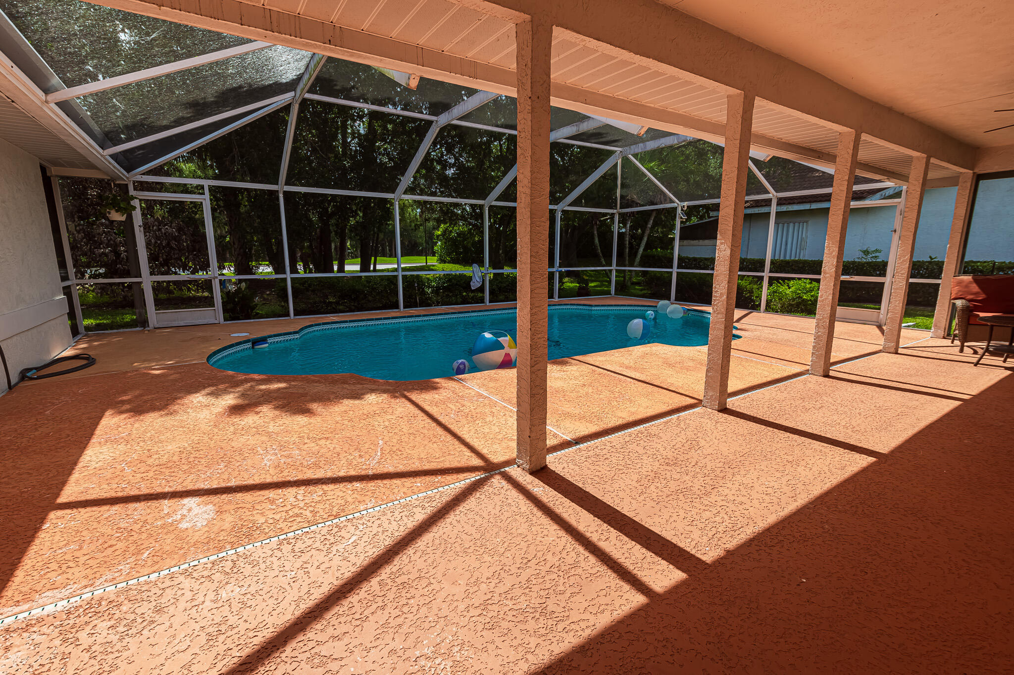 COUNTRY CLUB ESTATES - Residential