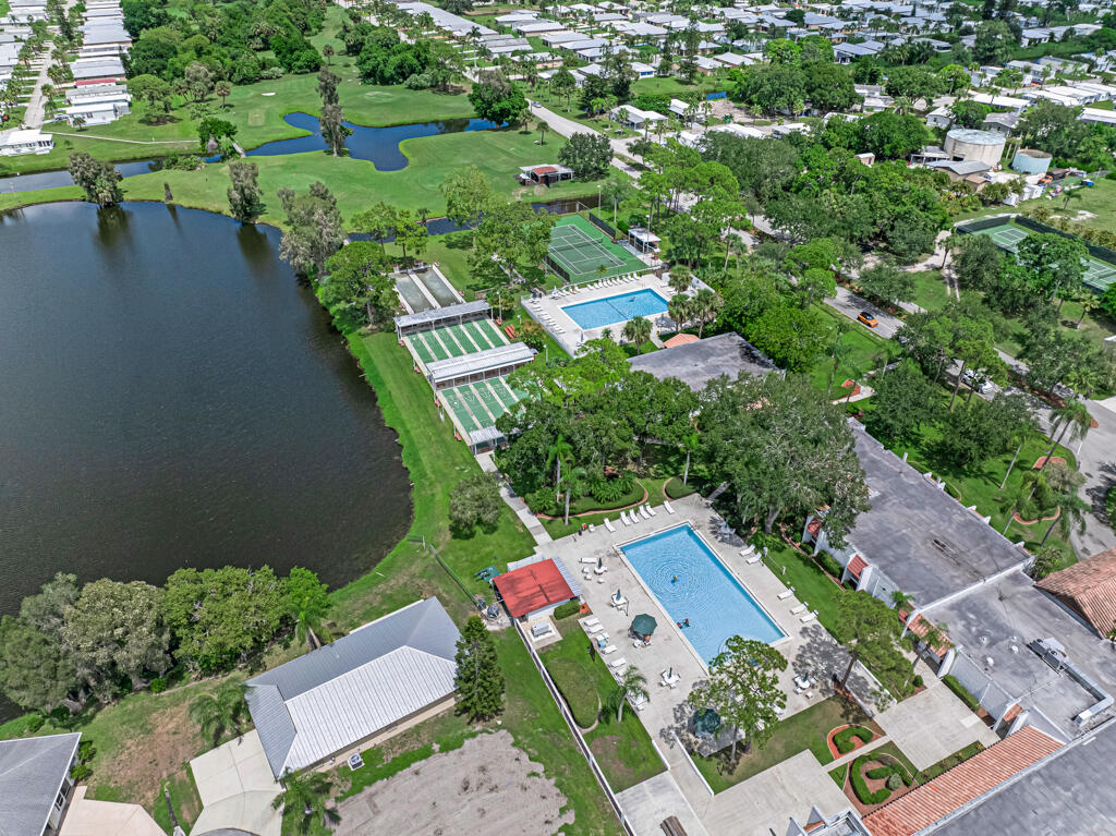 SPANISH LAKES ONE LEASEHOLD ESTATES - Residential