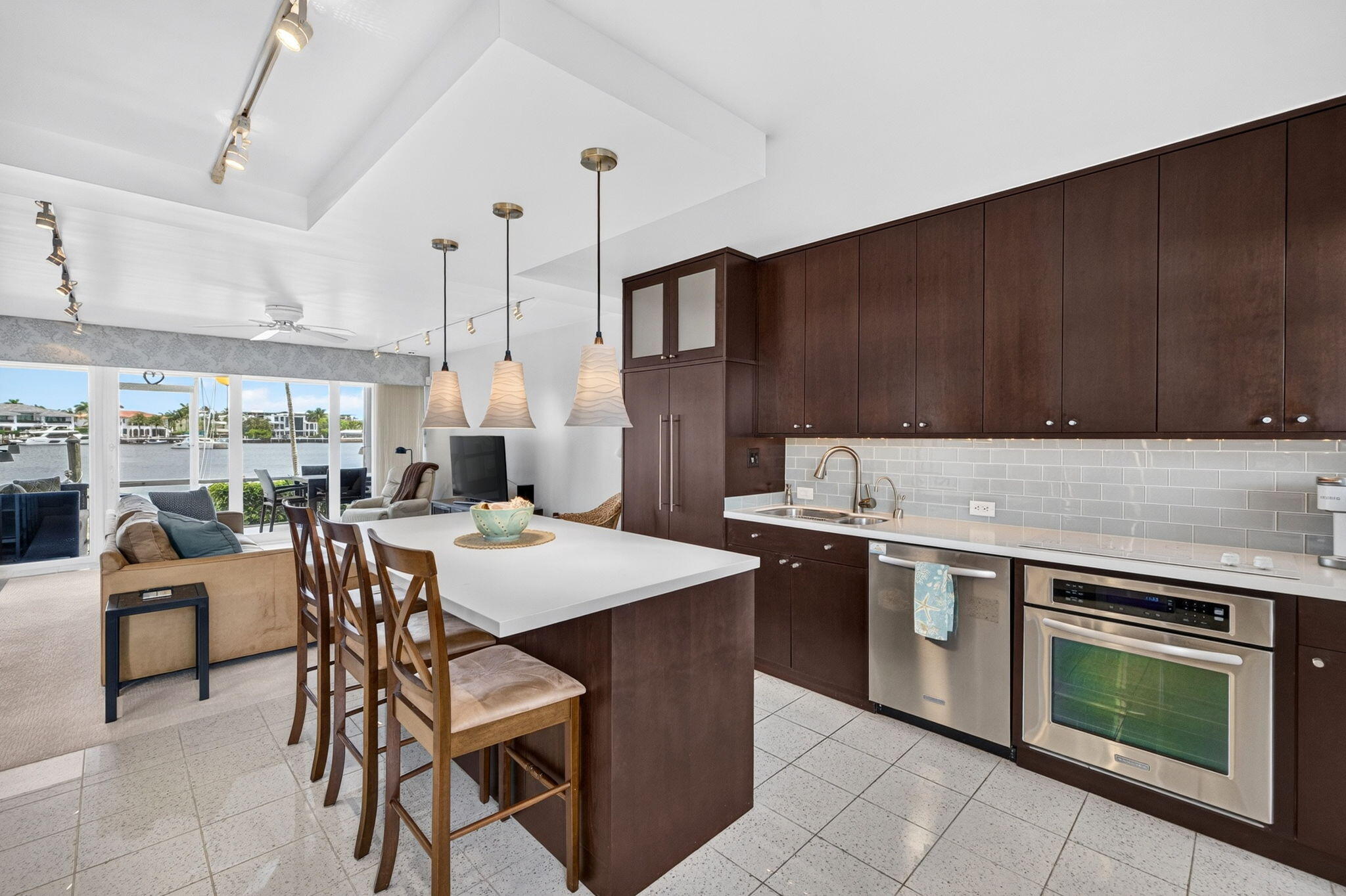 SUNRISE BAY CLUB CO-OP - Residential