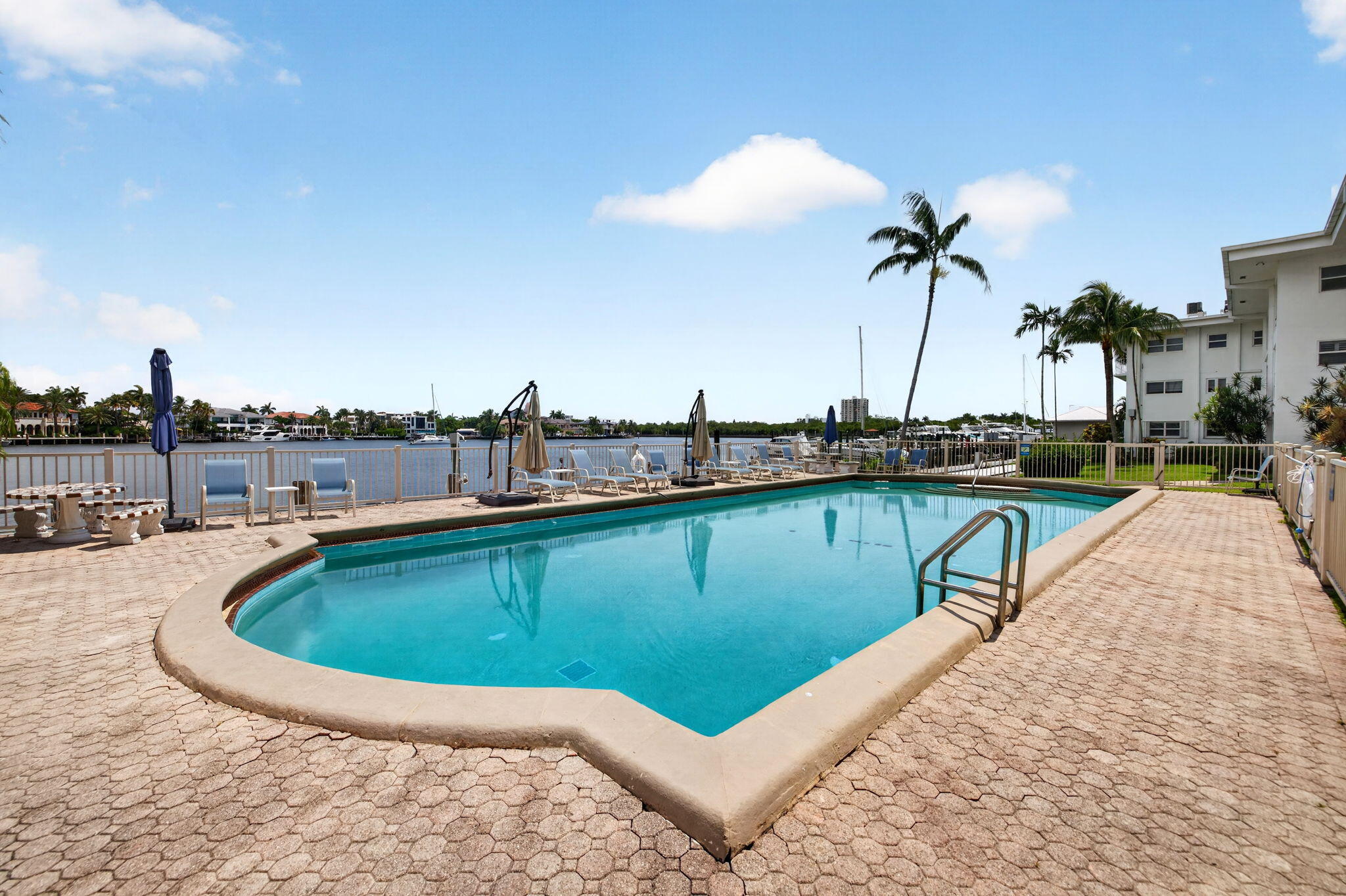 SUNRISE BAY CLUB CO-OP - Residential