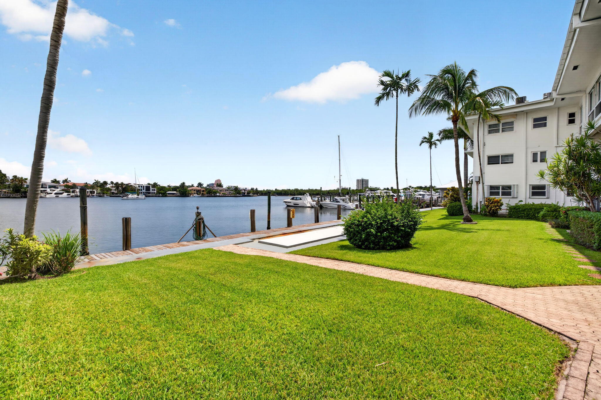 SUNRISE BAY CLUB CO-OP - Residential