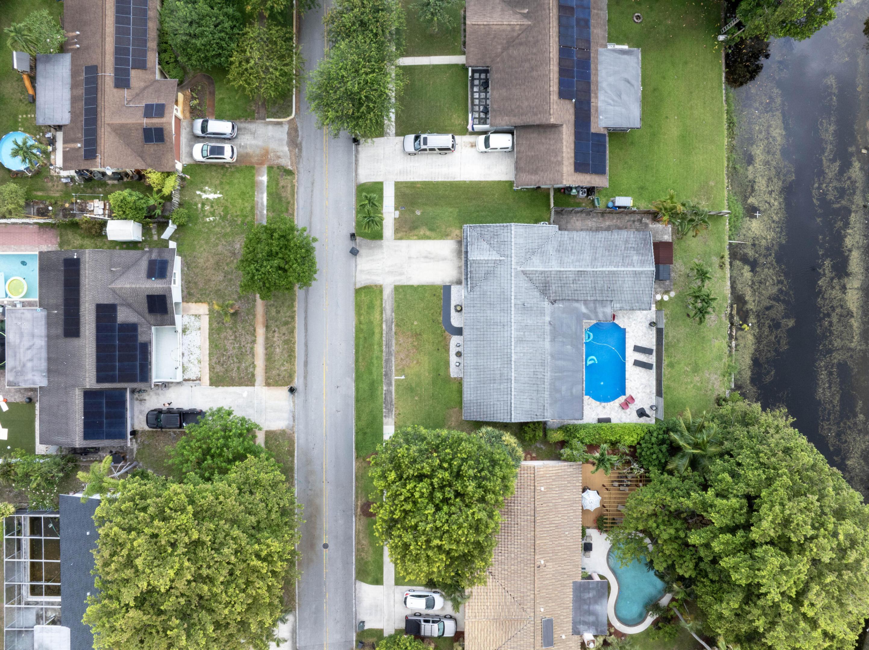 COCONUT CREEK 10TH SEC - Residential