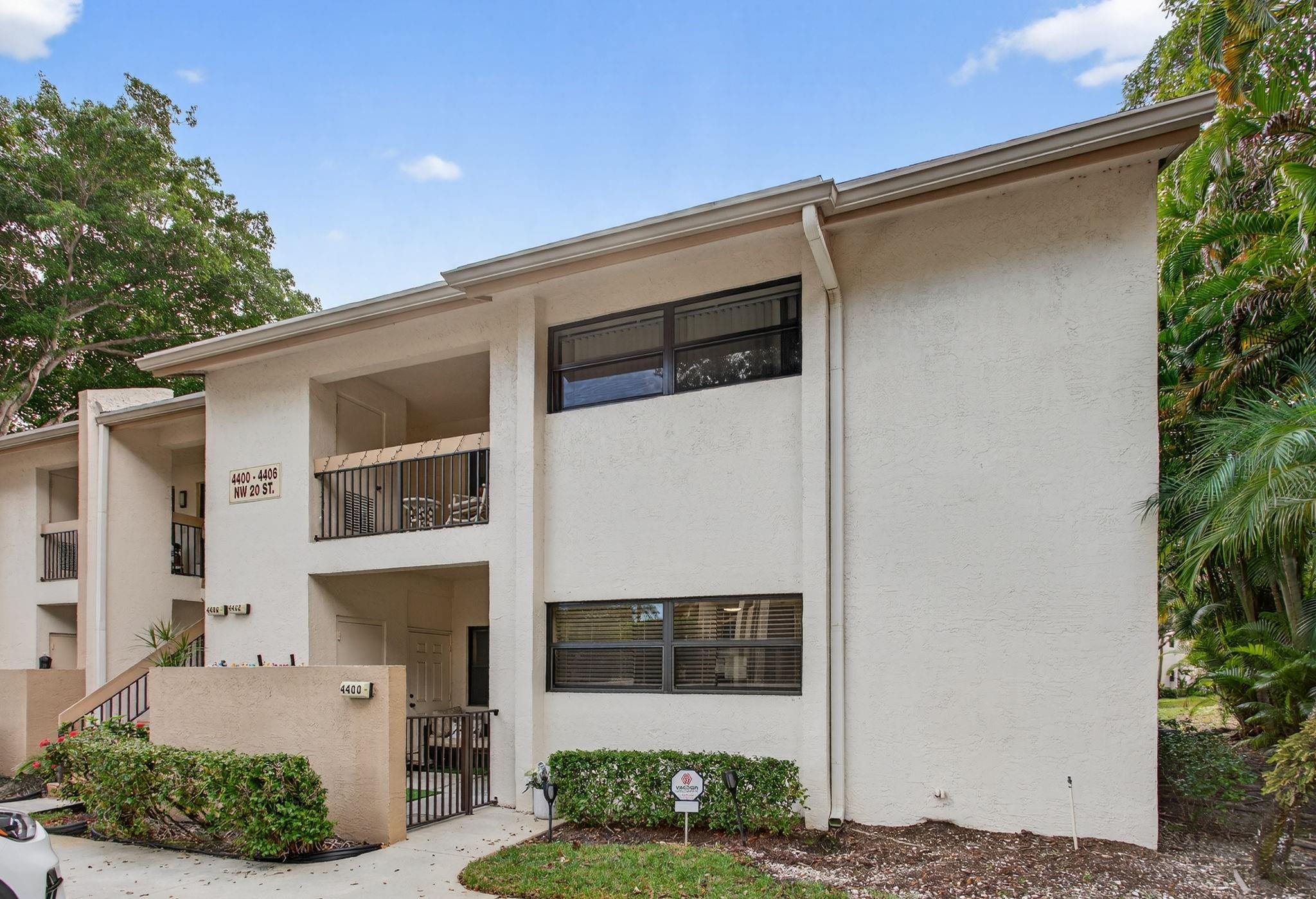 Pond Apple Place II Condo - Residential