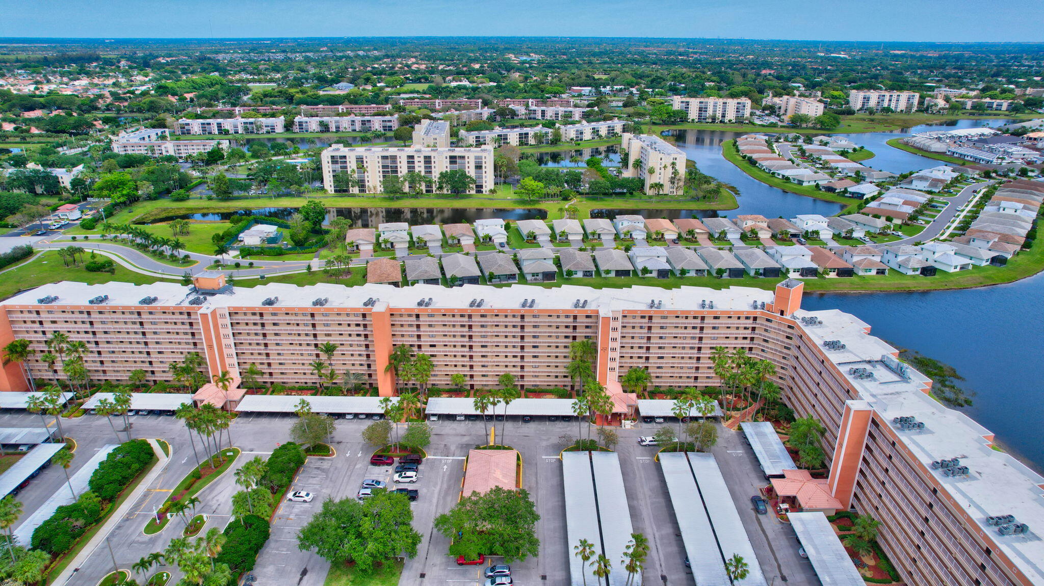 Rare opportunity to own this beautiful and updated penthouse located on the 8th floor with gorgeous lake views. Upgrades include European kitchen and bathrooms, tile floors, light fixtures, AC 1 years old, extra storage throughout, screened and glassed balcony, and many more. In the walking distance to shopping and places of worship, and in close proximity to city center and the beach. Huntington Towers 55+ community offers a clubhouse, clubs by interests, swimming pools and many activities. Residents can also enjoy free of charge all of the amenities of the neighboring community Huntington Lakes.