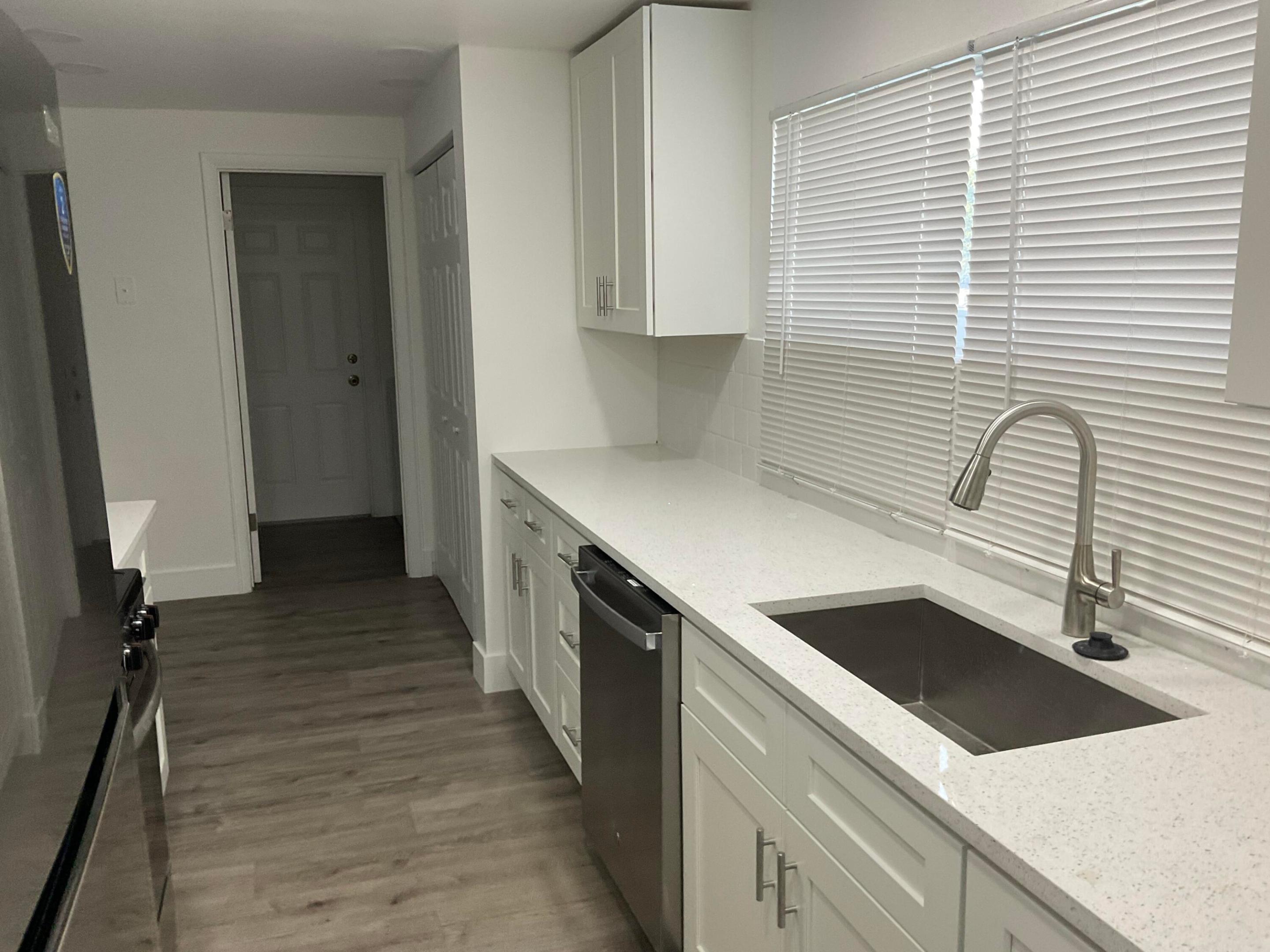 GRAMERCY PARK UNIT 1 - Residential Lease
