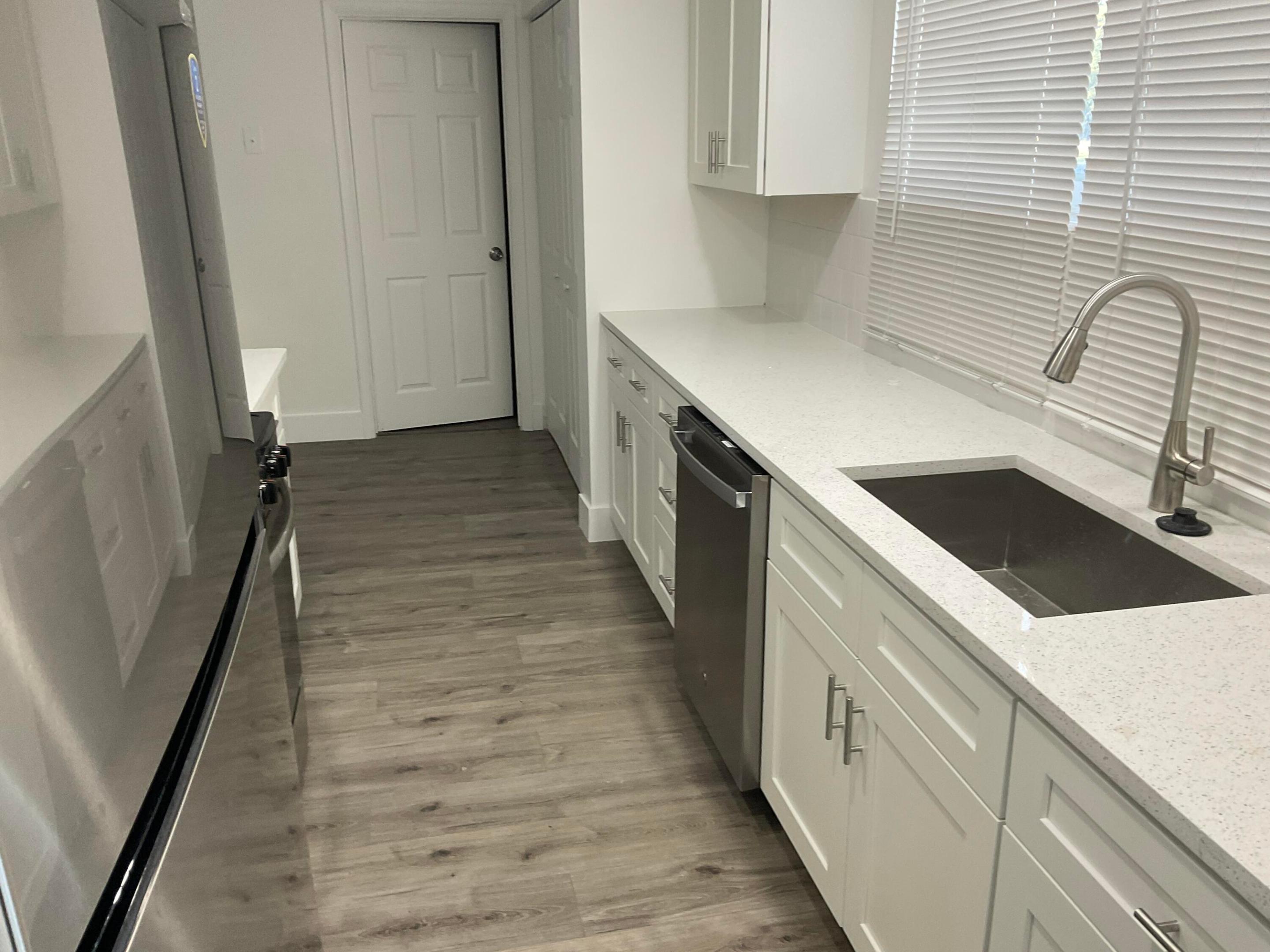 GRAMERCY PARK UNIT 1 - Residential Lease