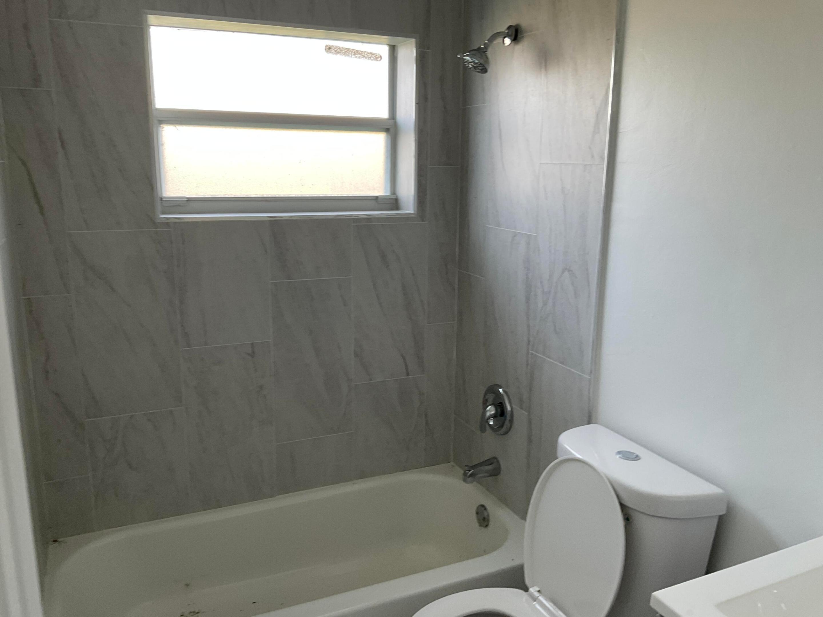 GRAMERCY PARK UNIT 1 - Residential Lease
