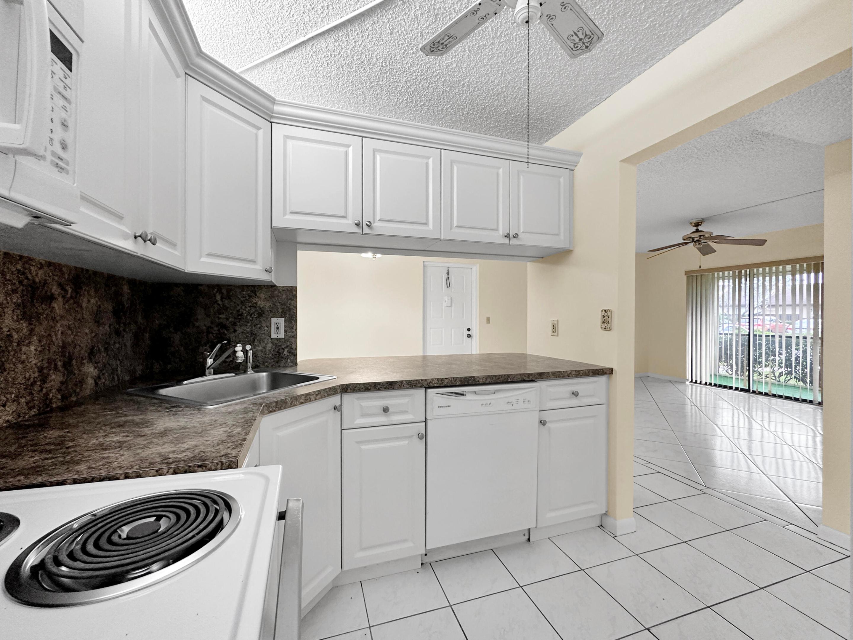 PINE RIDGE NORTH VILLAGE III CONDO - Residential Lease