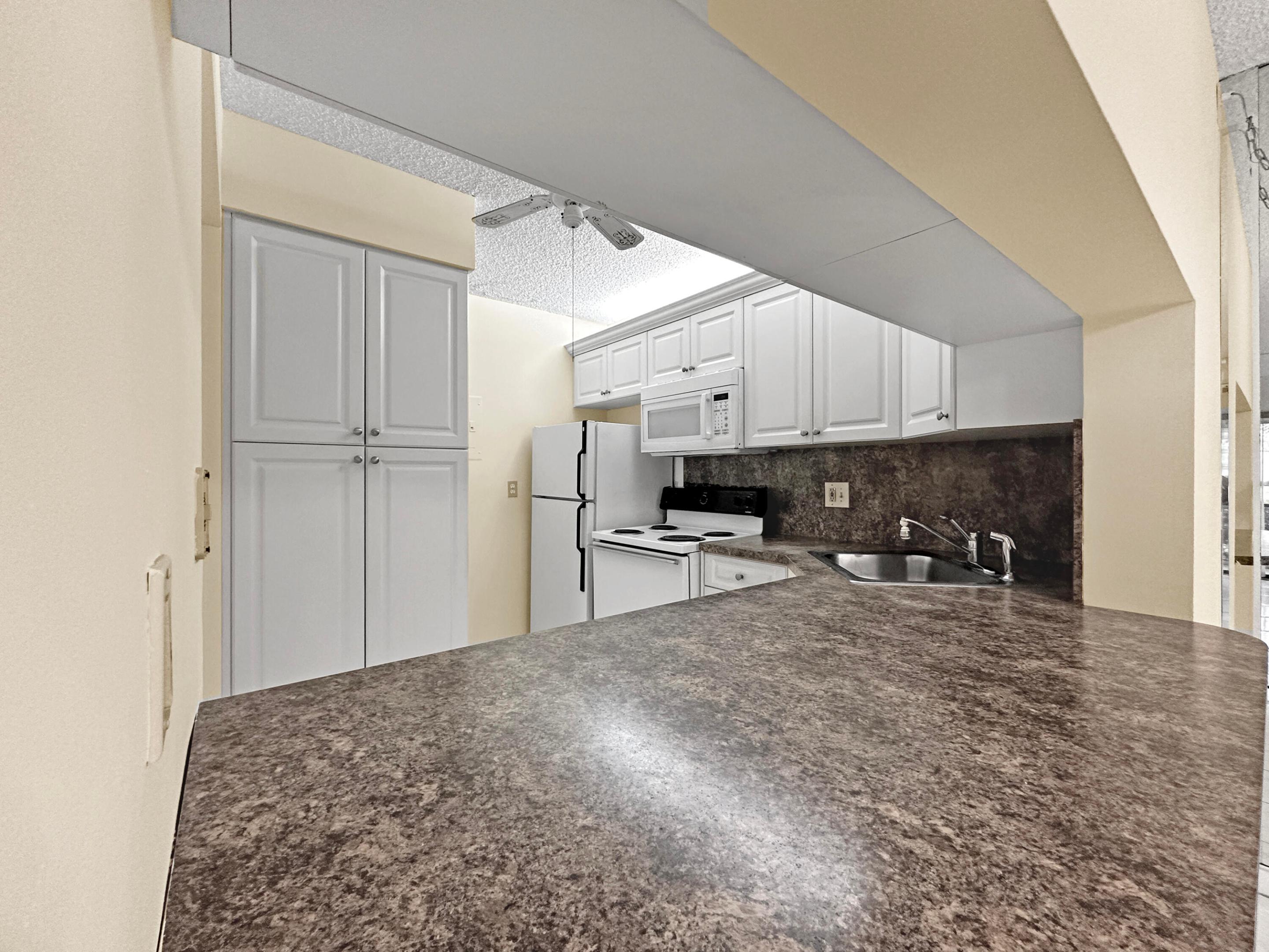 PINE RIDGE NORTH VILLAGE III CONDO - Residential Lease