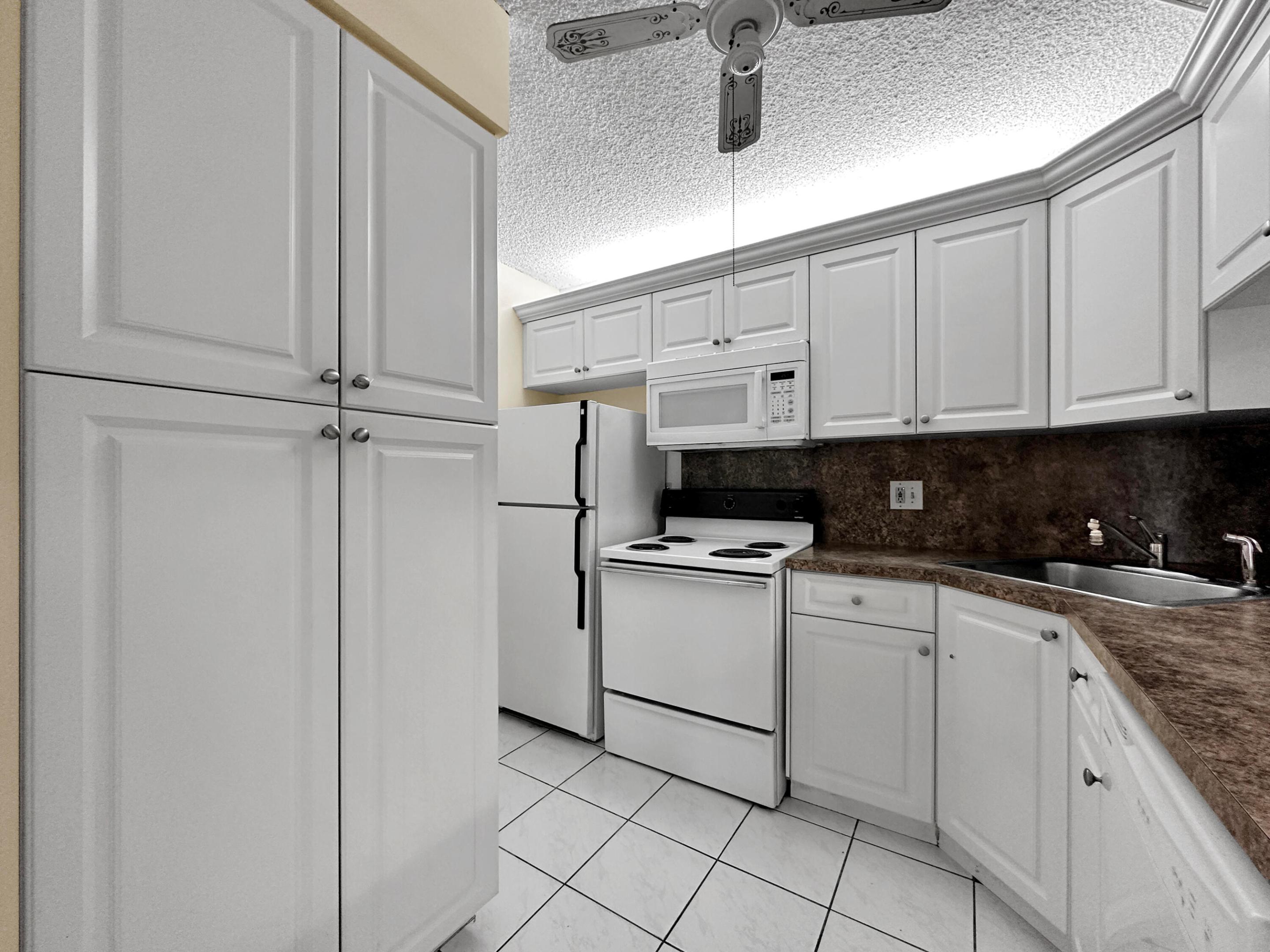 PINE RIDGE NORTH VILLAGE III CONDO - Residential Lease