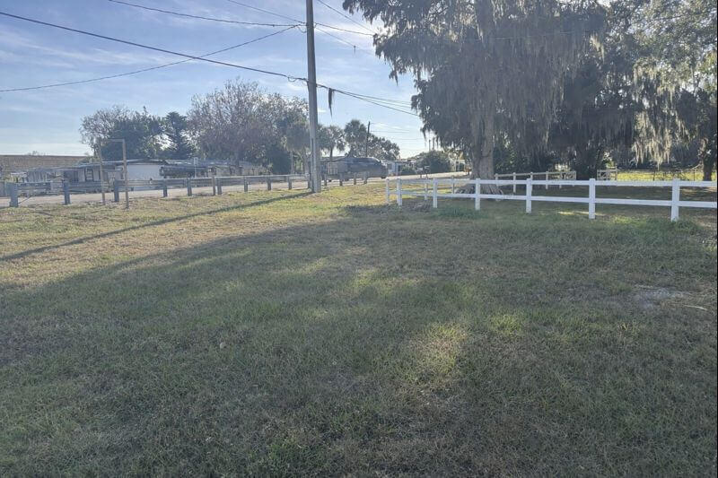 HWY 441 SE FRONTAGE - Land