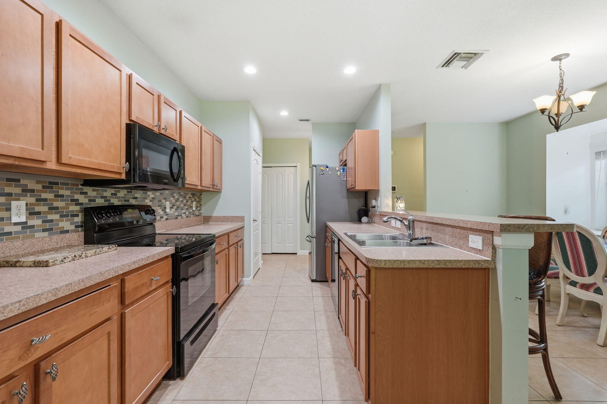 RIVER OAKS - Residential