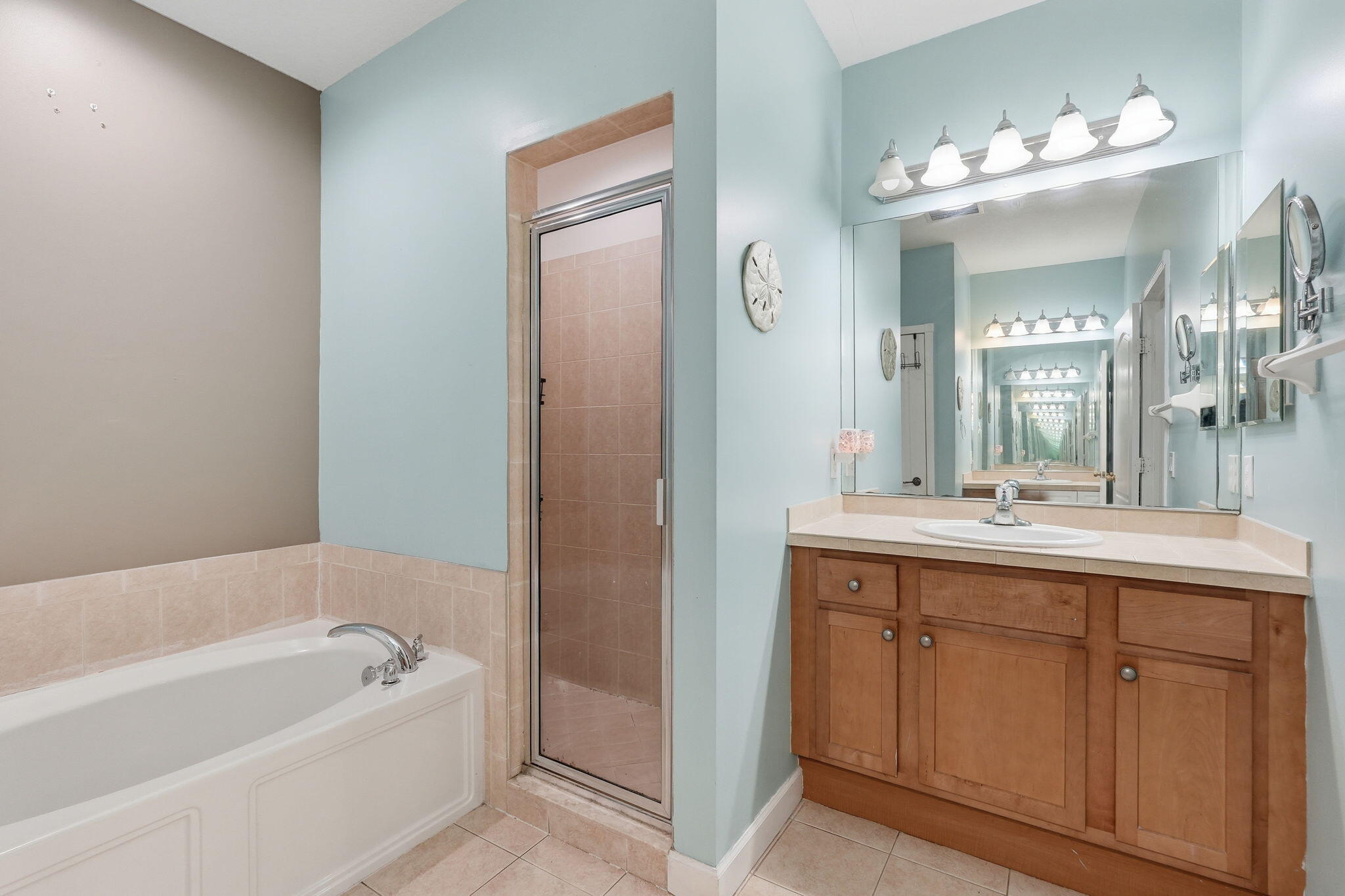 RIVER OAKS - Residential