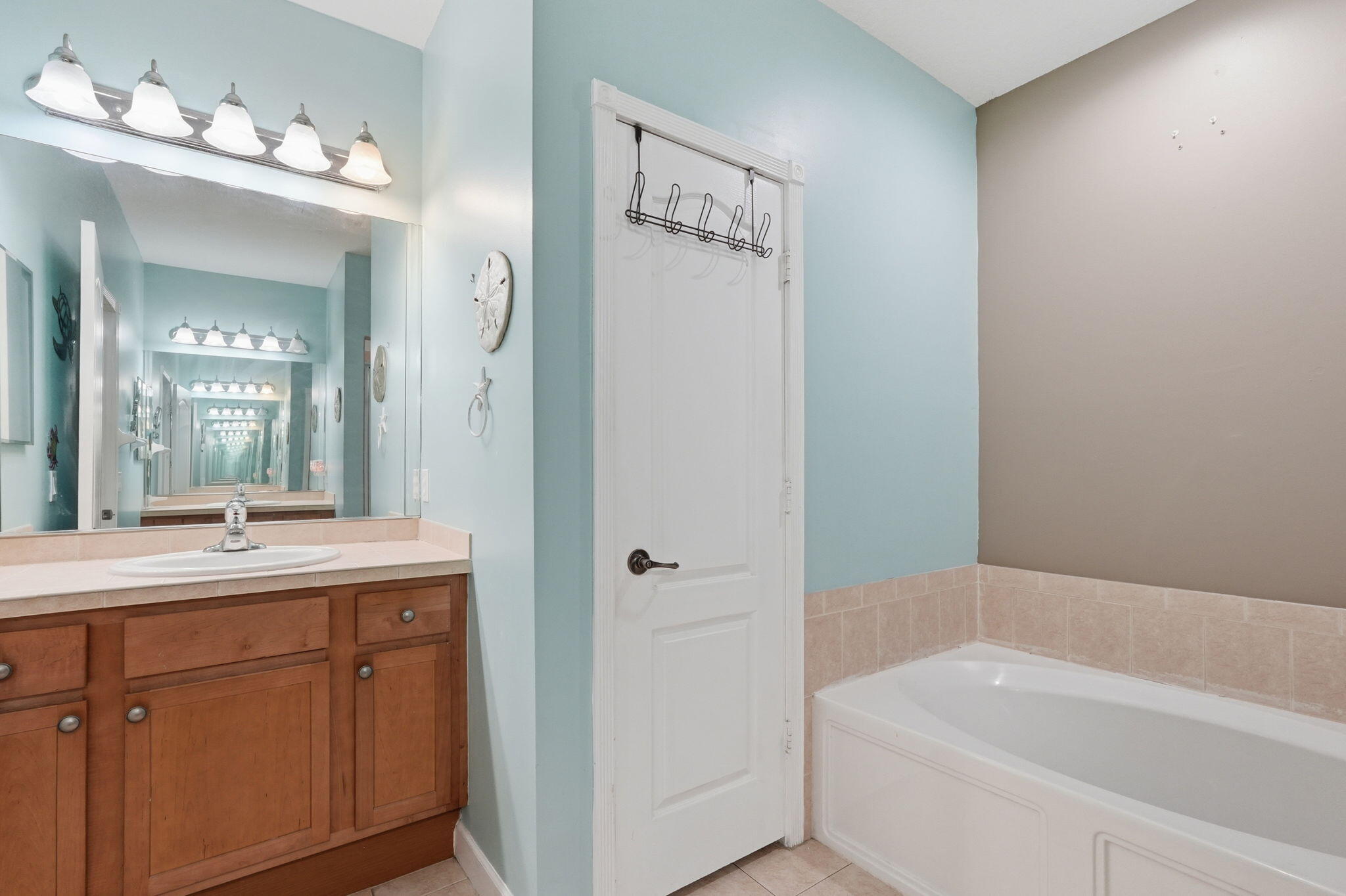 RIVER OAKS - Residential